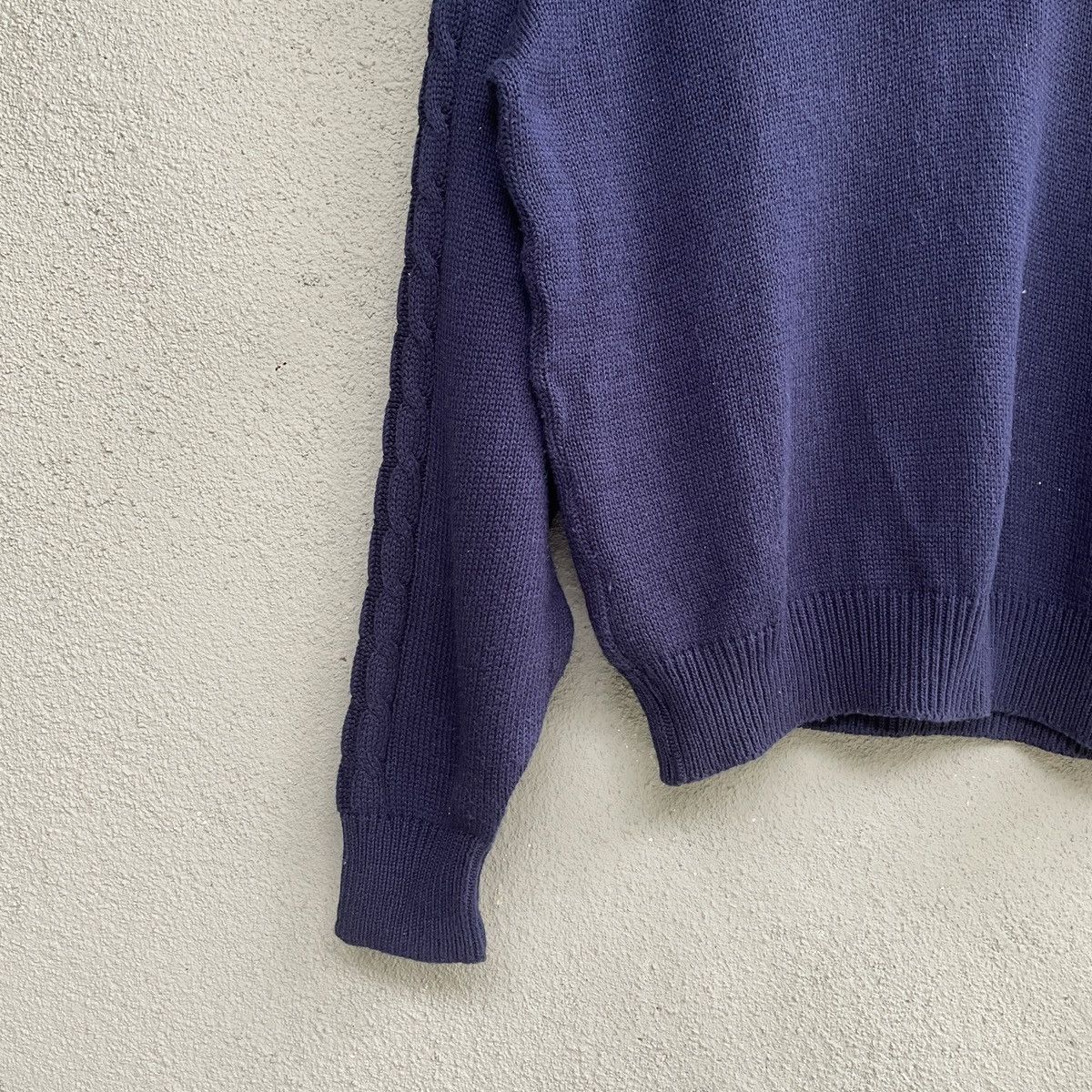 Japanese Brand Vintage Golden Bear V Neck Dark Blue Knitwear Sweater Jumper Size US M / EU 48-50 / 2 - 4 Thumbnail