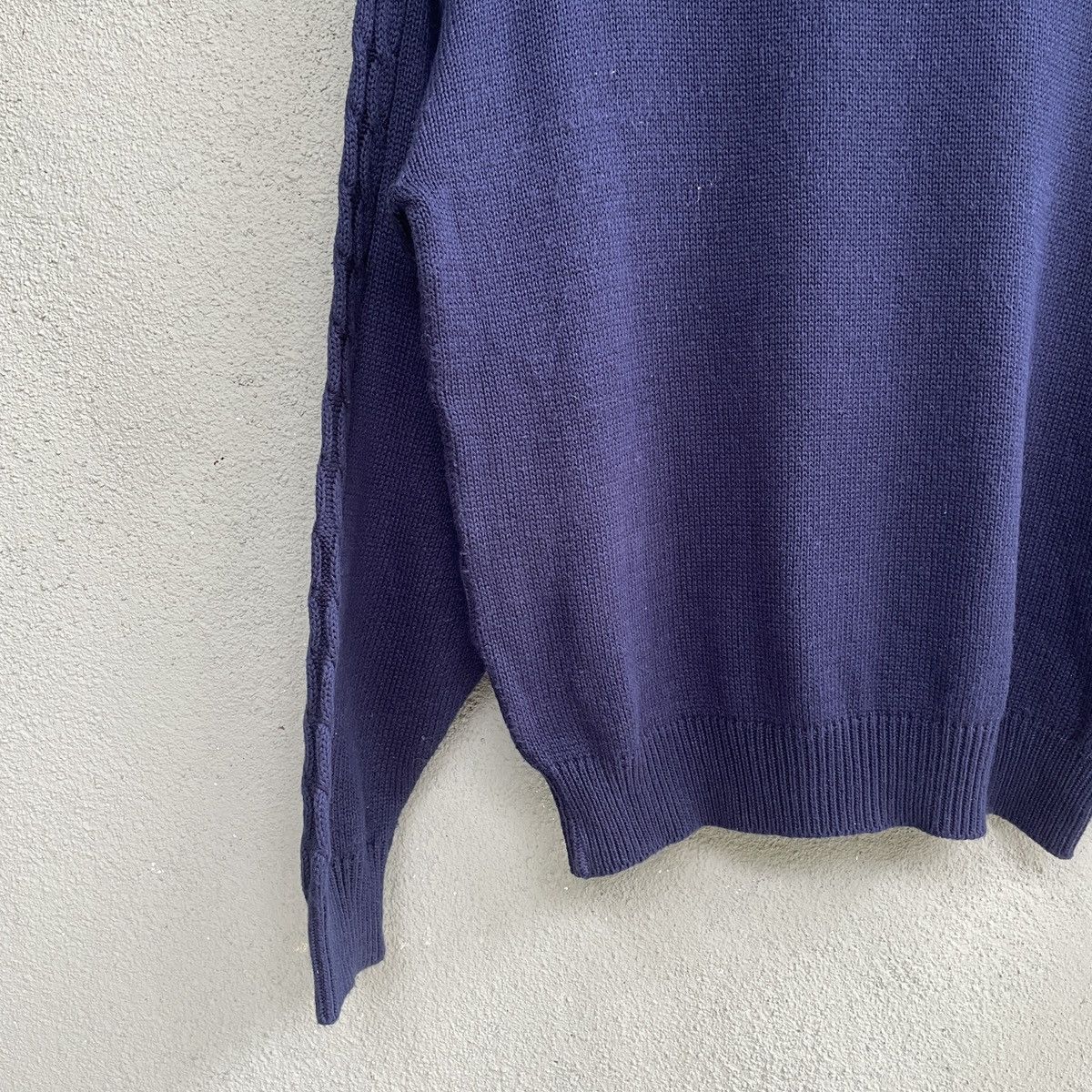 Japanese Brand Vintage Golden Bear V Neck Dark Blue Knitwear Sweater Jumper Size US M / EU 48-50 / 2 - 9 Thumbnail
