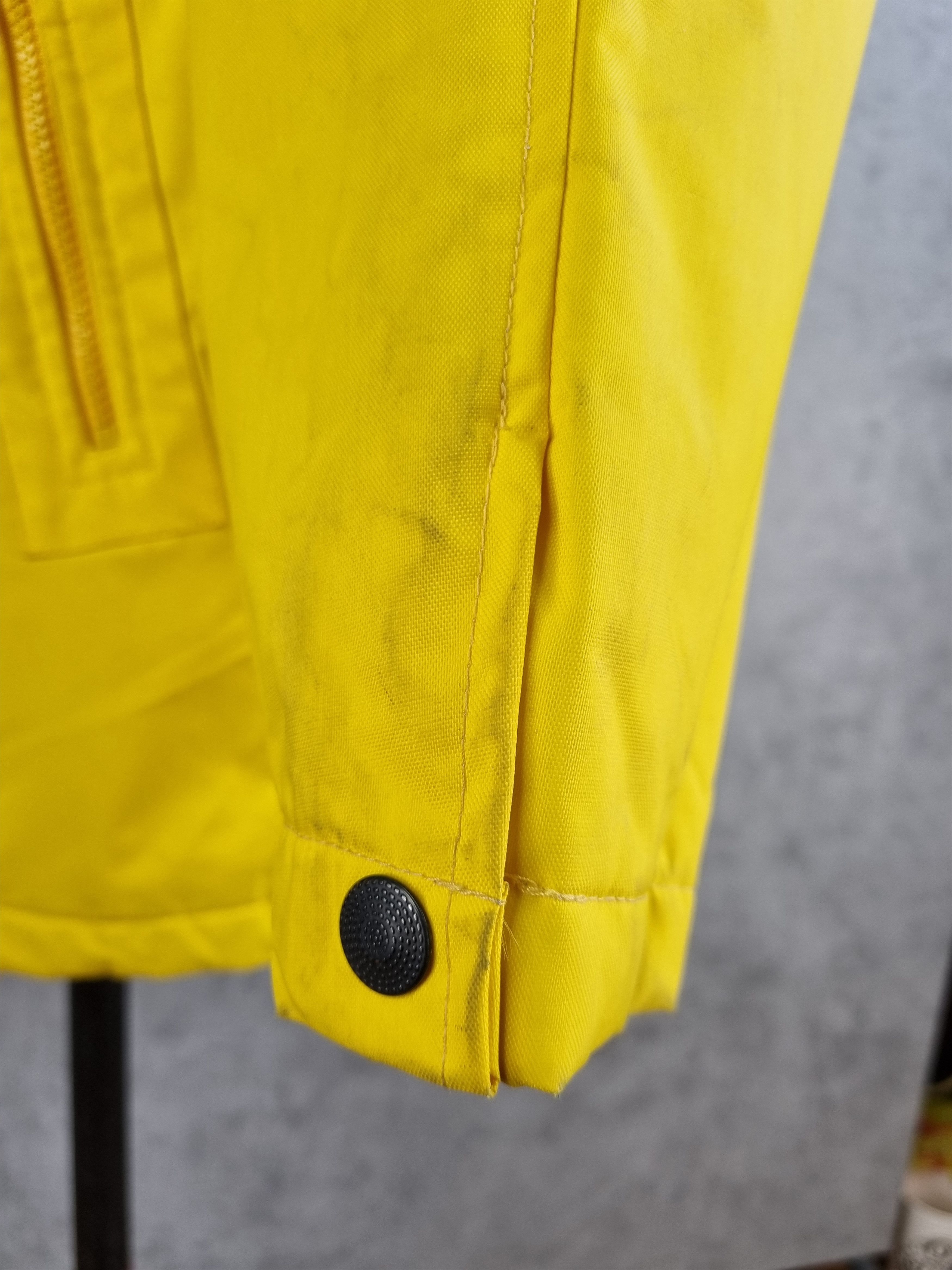 Marlboro 90s Marlboro Italian Nylon Collared Jacket Rare color Size US L / EU 52-54 / 3 - 19 Thumbnail