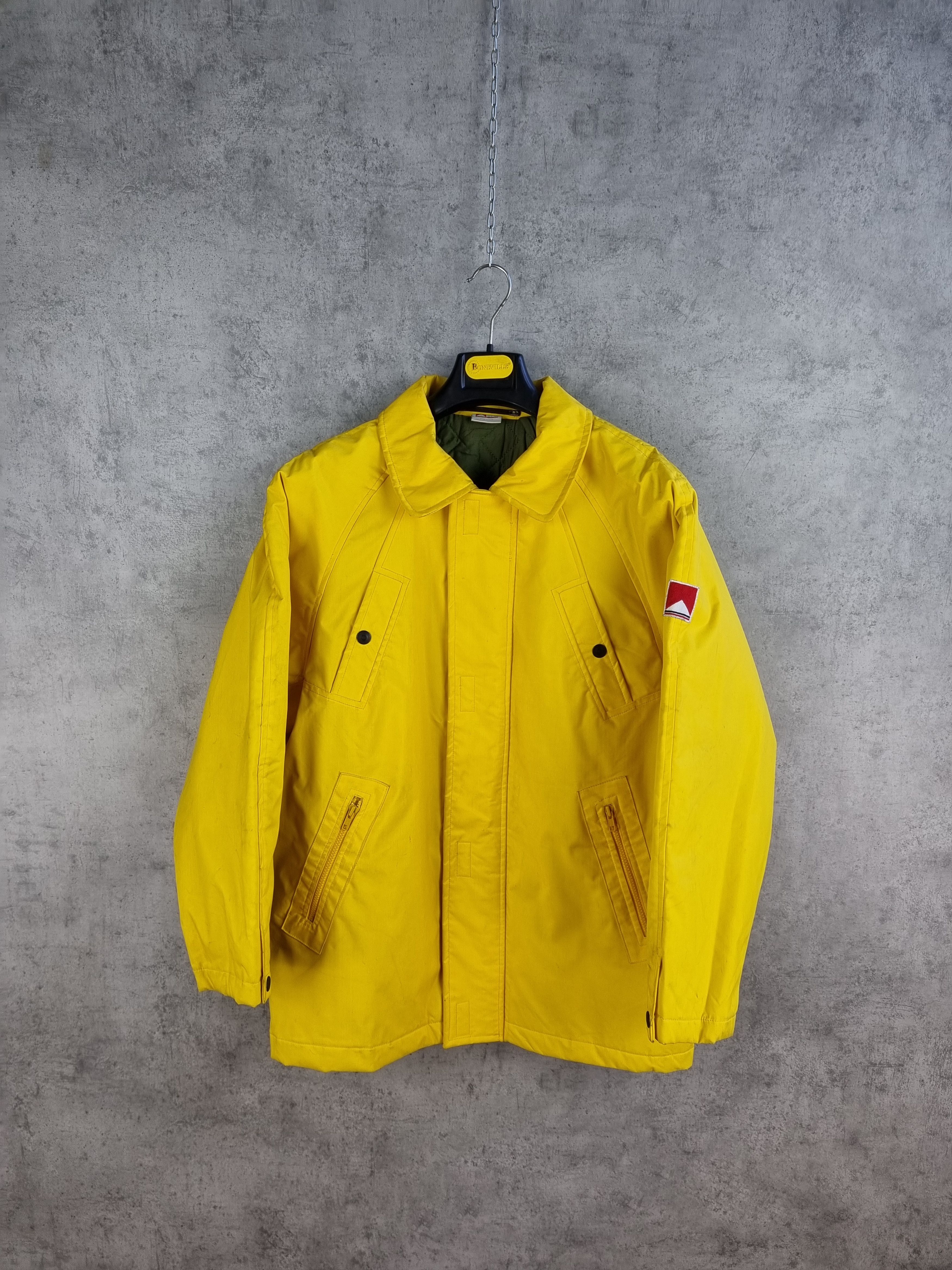 Marlboro 90s Marlboro Italian Nylon Collared Jacket Rare color Size US L / EU 52-54 / 3 - 1 Thumbnail