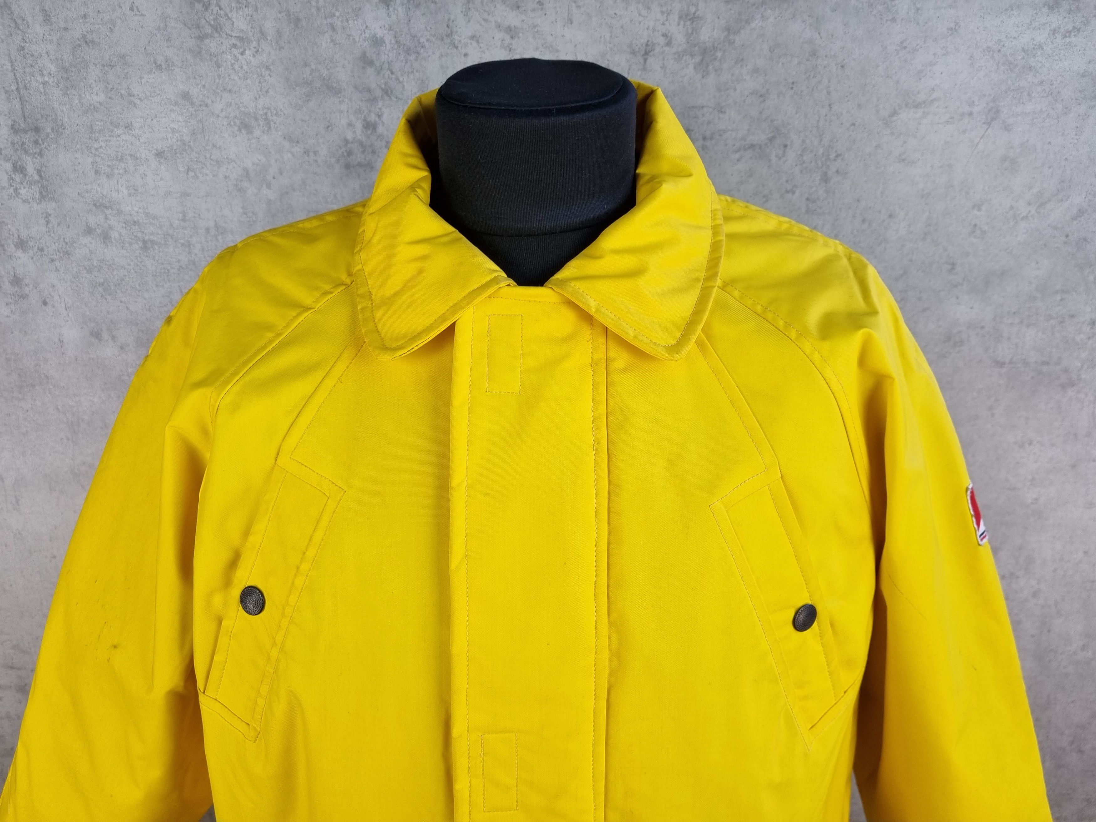 Marlboro 90s Marlboro Italian Nylon Collared Jacket Rare color Size US L / EU 52-54 / 3 - 6 Thumbnail