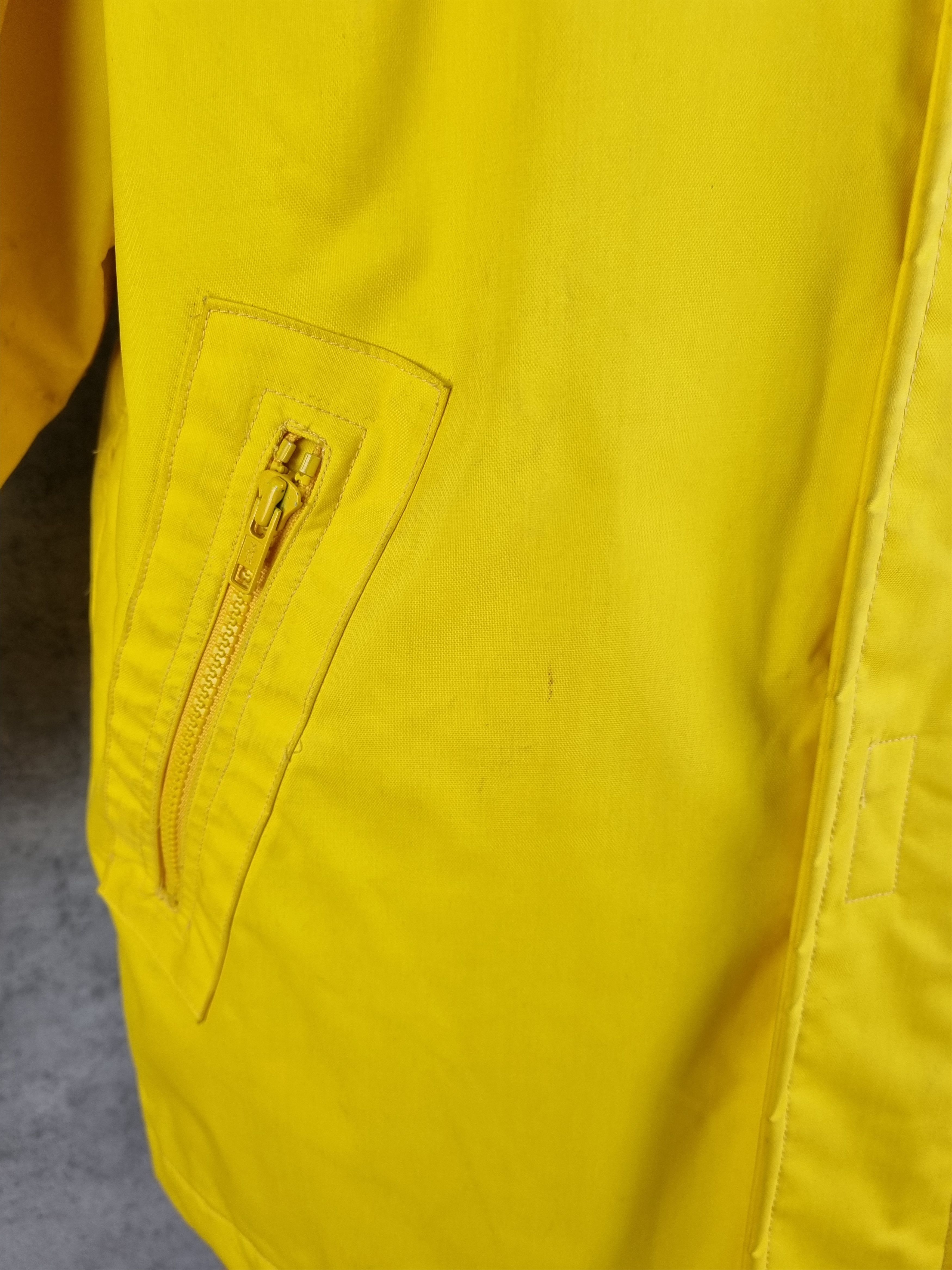Marlboro 90s Marlboro Italian Nylon Collared Jacket Rare color Size US L / EU 52-54 / 3 - 18 Thumbnail