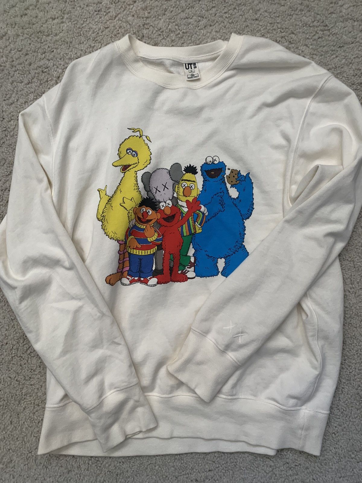 Kaws x outlet sesame street sweater