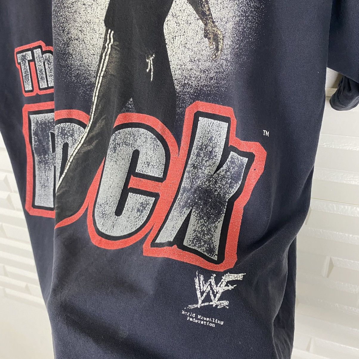 Vintage VINTAGE BOOTLEG DISTRESSED WWF THE ROCK TSHIRT Size US M / EU 48-50 / 2 - 4 Thumbnail
