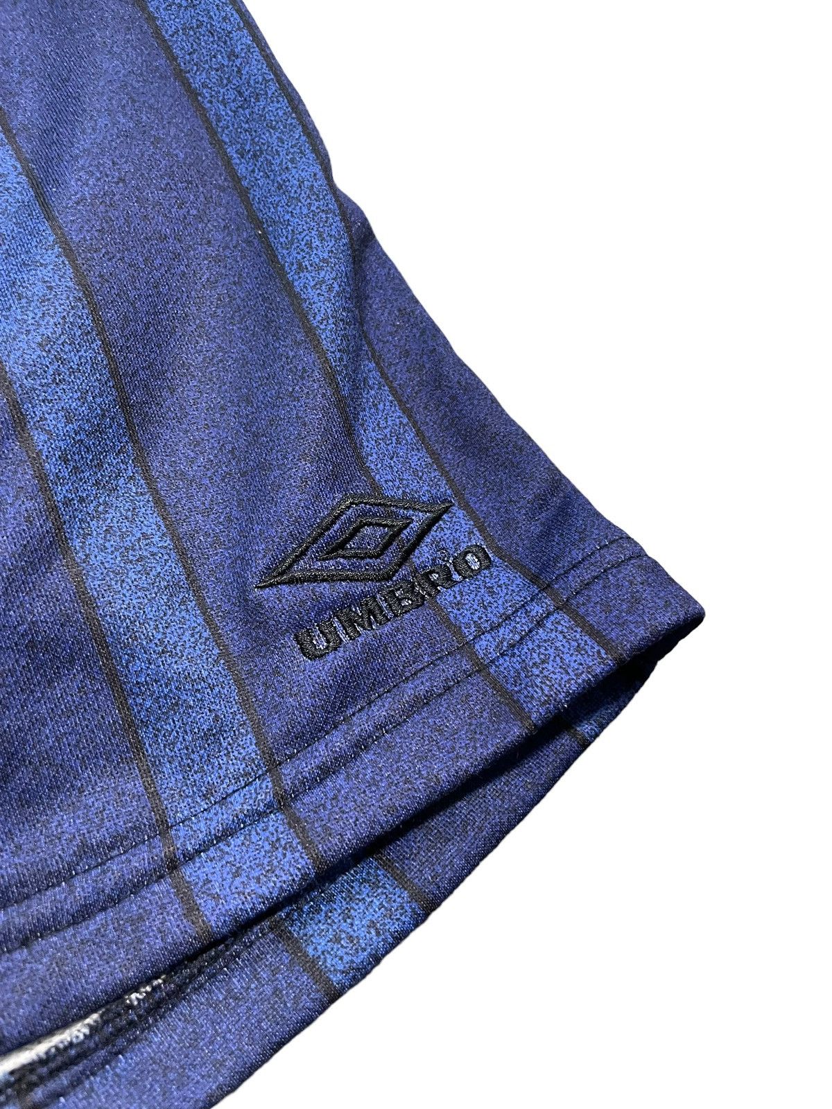 Umbro Vintage 90s Rare Umbro shorts umbro Manchester United Size US 34 / EU 50 - 4 Thumbnail