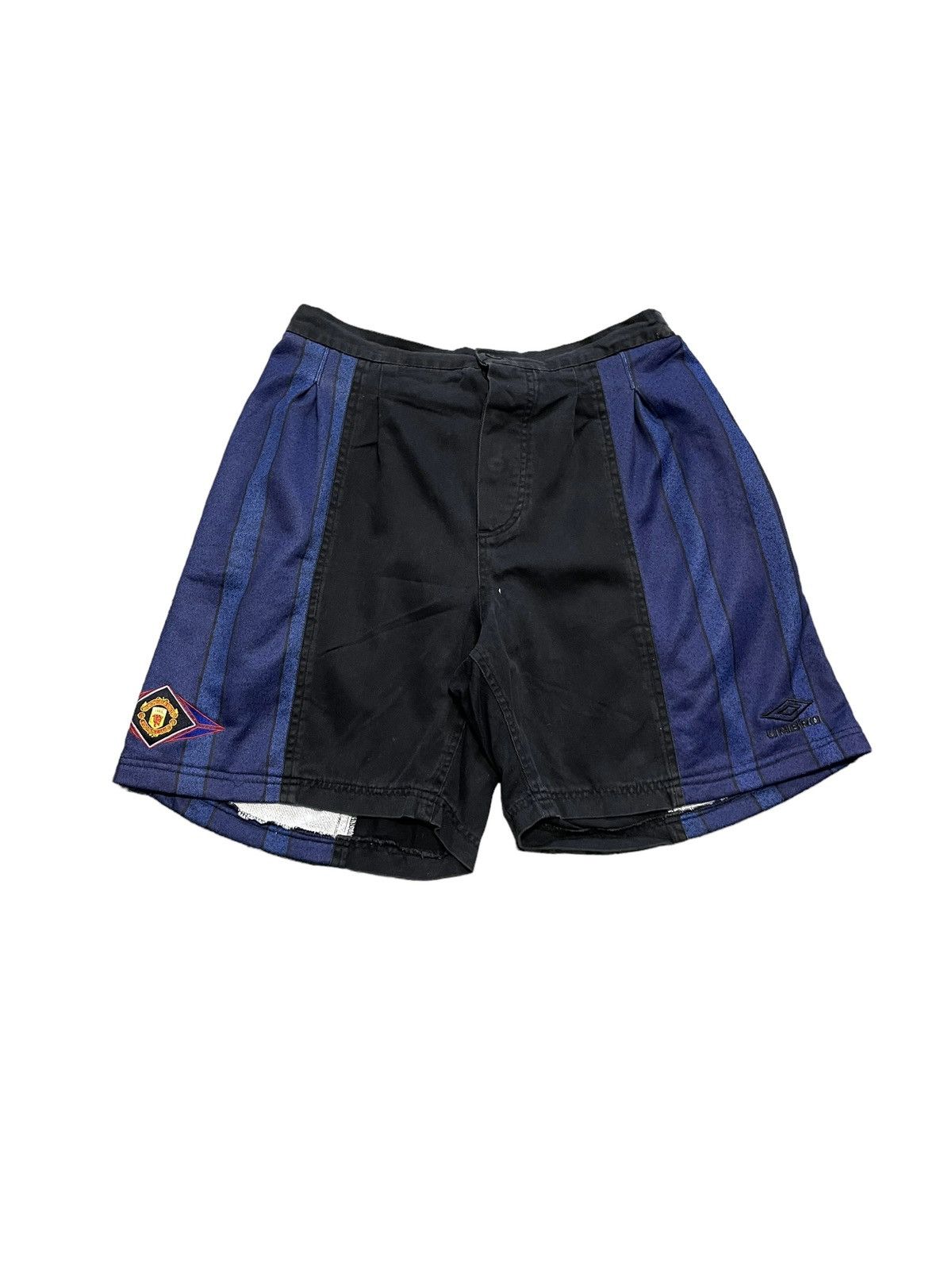 Umbro Vintage 90s Rare Umbro shorts umbro Manchester United Size US 34 / EU 50 - 1 Thumbnail