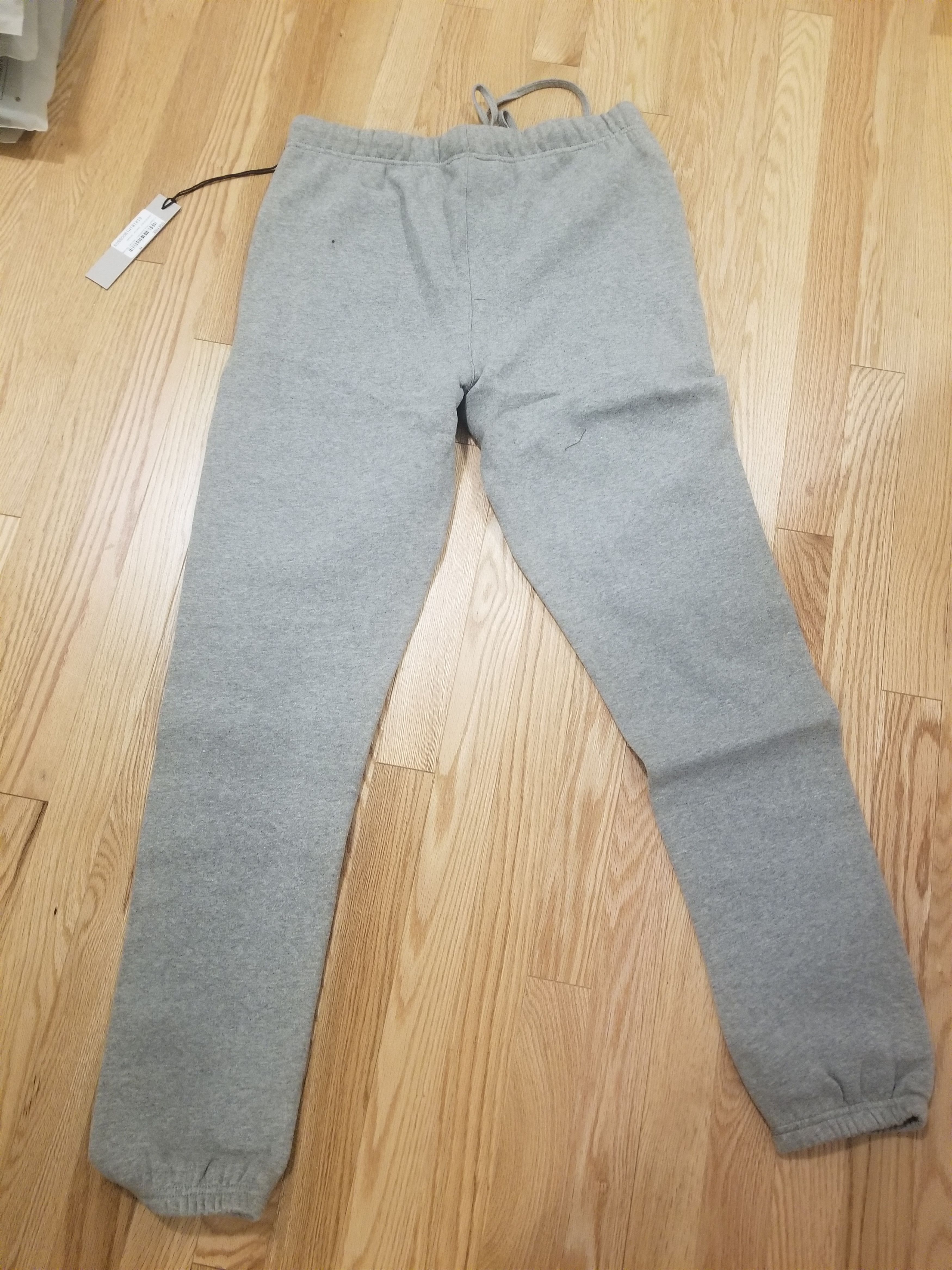 Fear of God Fear of god essentials FW21 grey sweatpants Size US 34 / EU 50 - 2 Thumbnail