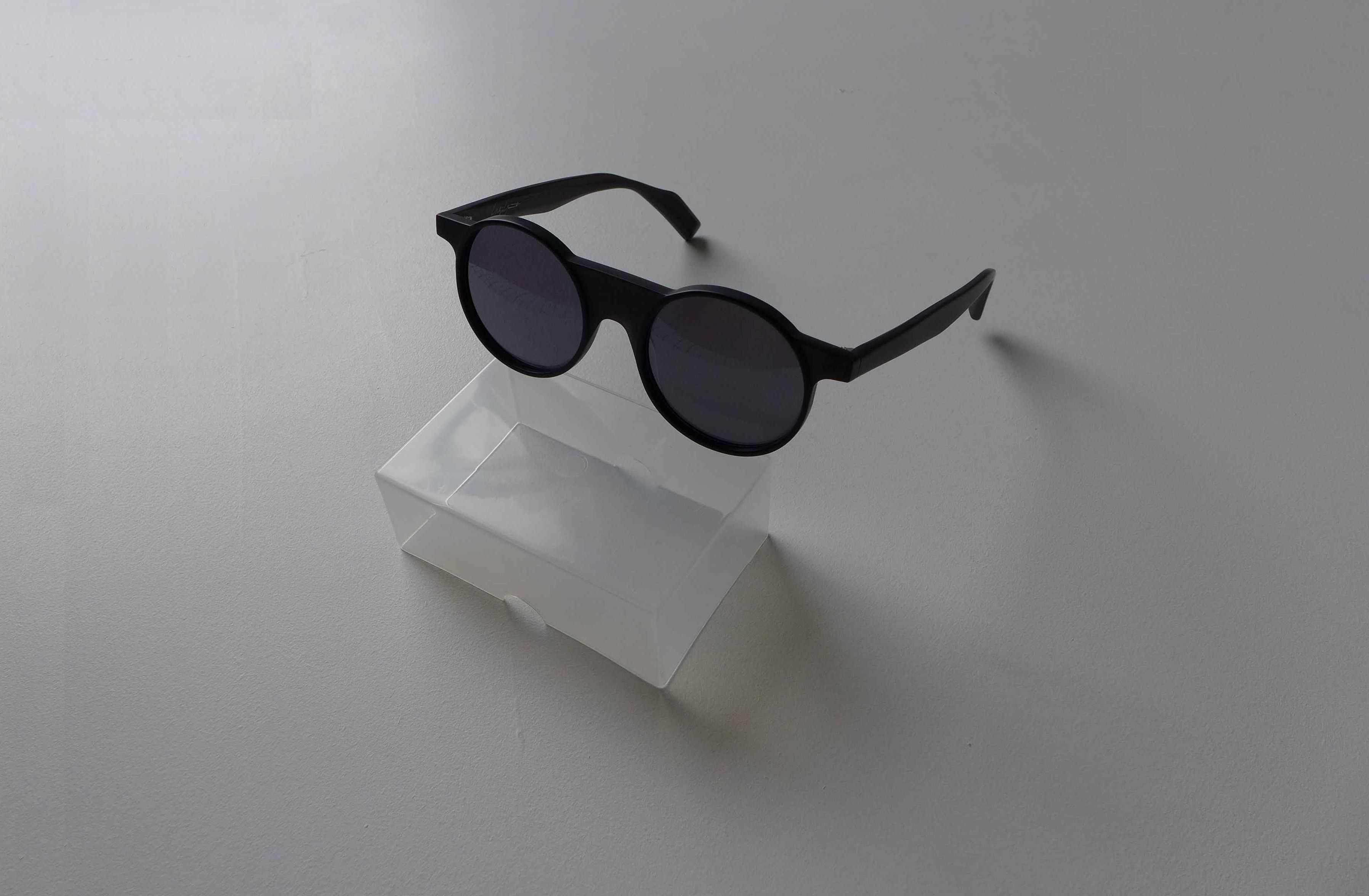 Yohji Yamamoto YY5014 Round Sunglasses -- Matte Black.