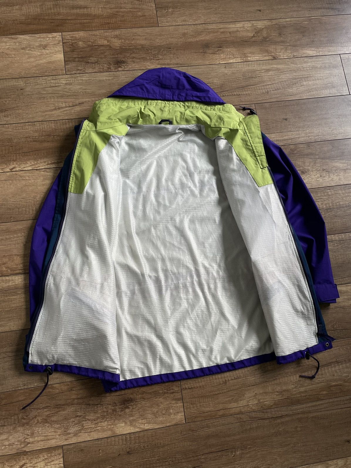 Berghaus Vintage Berghaus Great Britain Hooded GoreTex Jacket Size US L / EU 52-54 / 3 - 7 Thumbnail