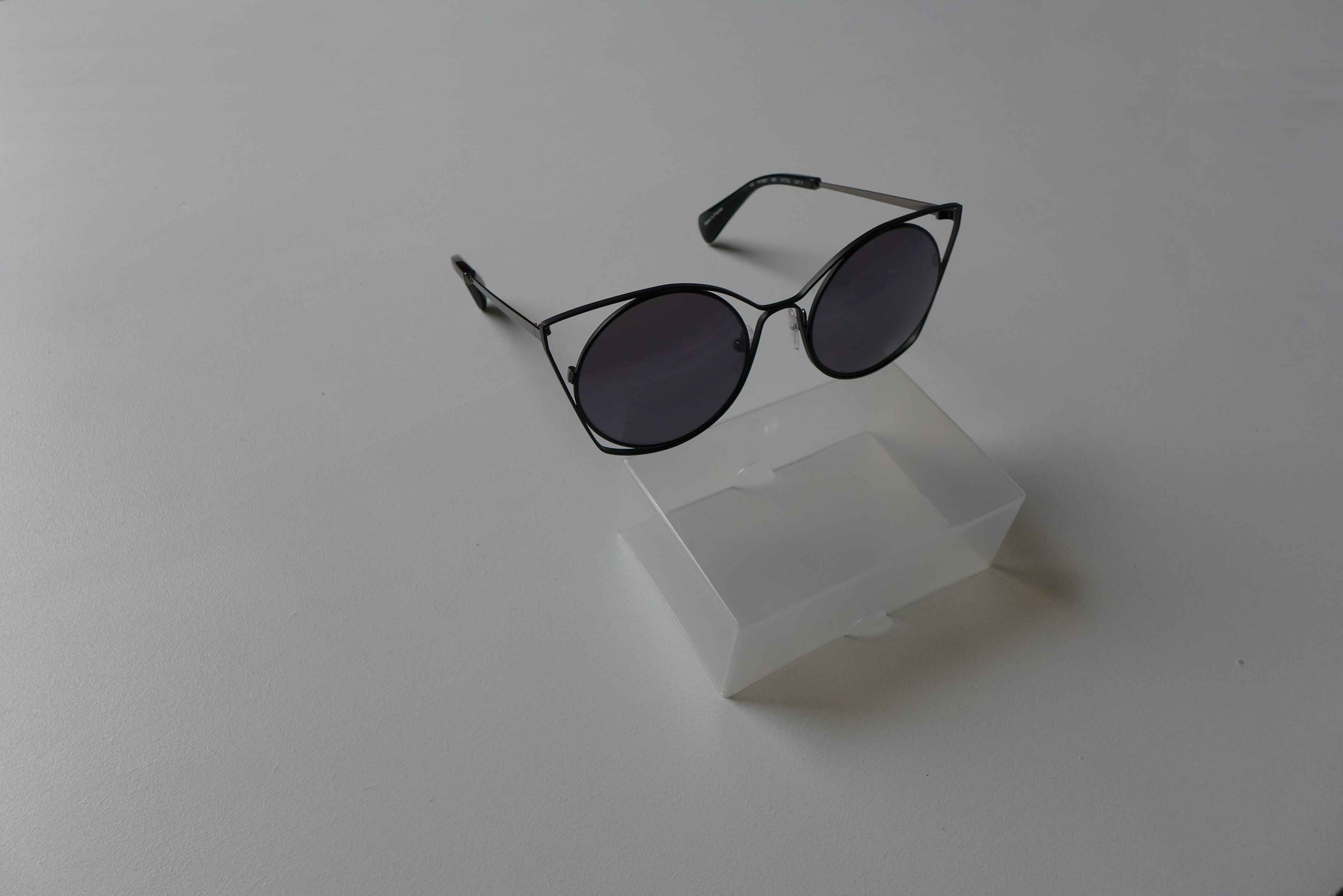 Yohji Yamamoto Yohji Yamamoto YY7007 Cat-Eye Sunglasses - Black Size ONE SIZE - 2 Thumbnail