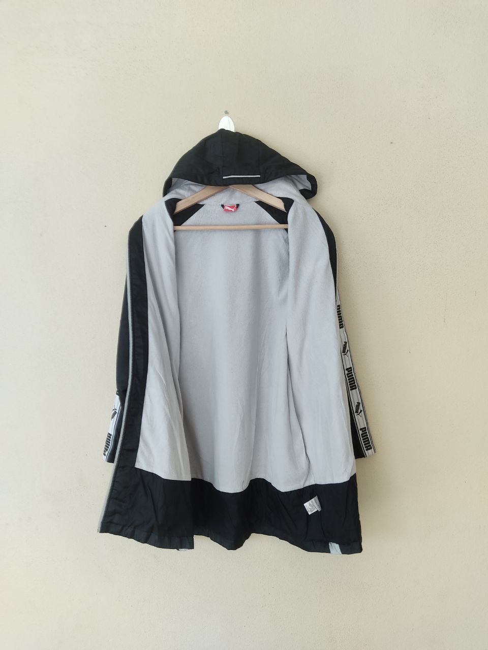Puma × Vintage Vintage Puma Sidetape Long Black Jacket Size US M / EU 48-50 / 2 - 4 Thumbnail