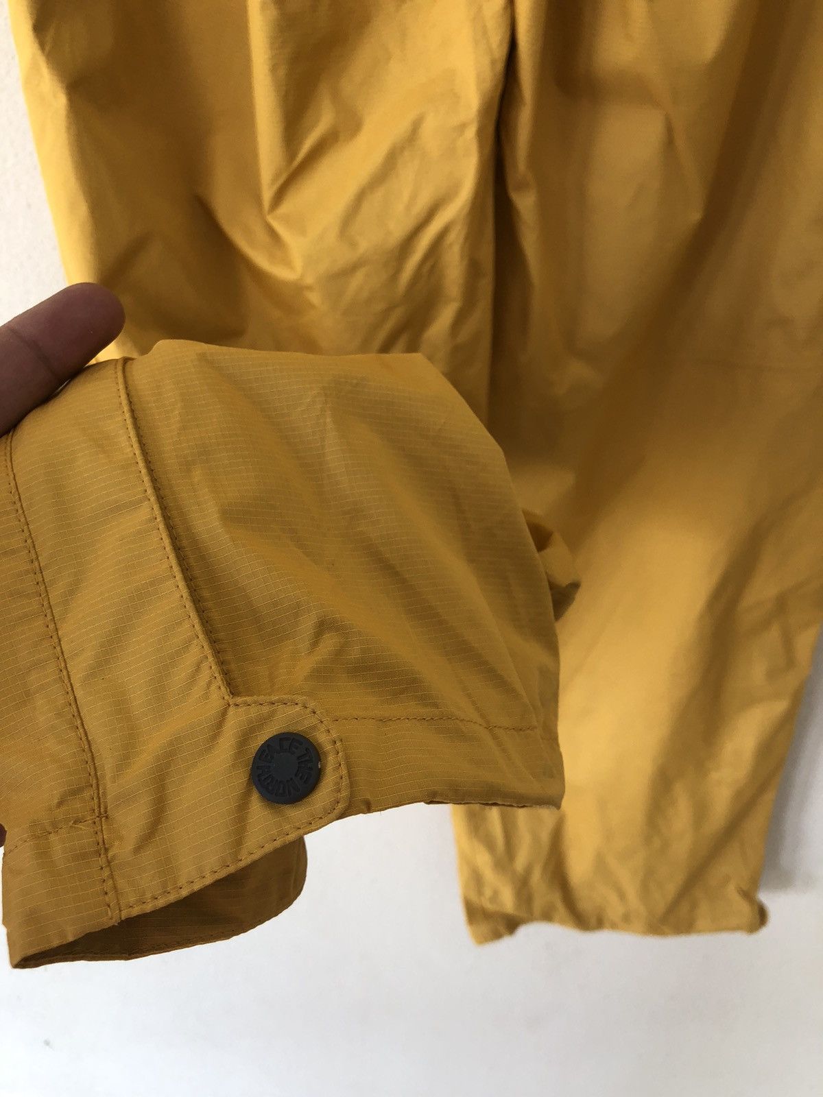 The North Face The North Face Yellow Track Pant Size M Size US 32 / EU 48 - 10 Thumbnail