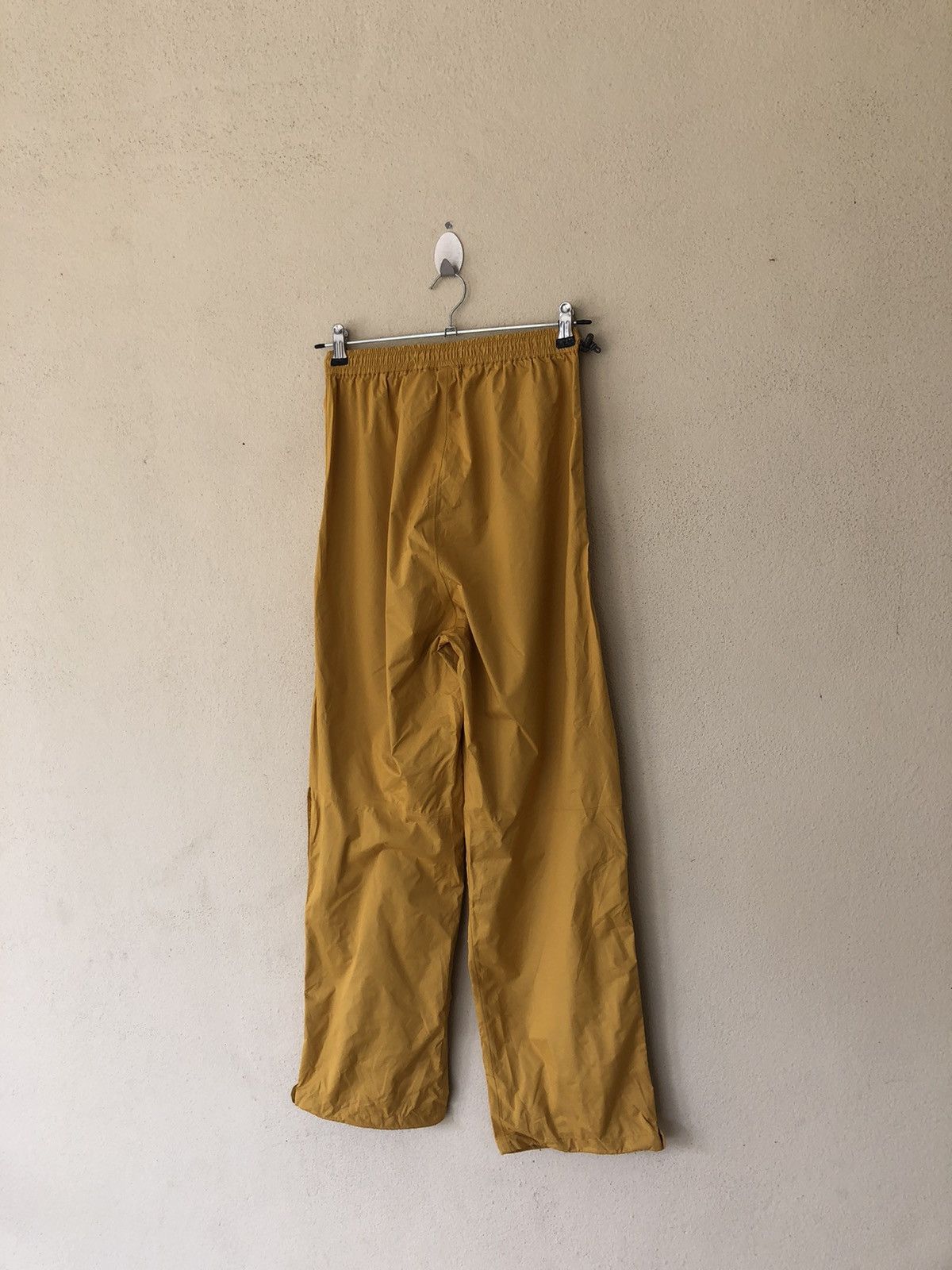 The North Face The North Face Yellow Track Pant Size M Size US 32 / EU 48 - 4 Thumbnail