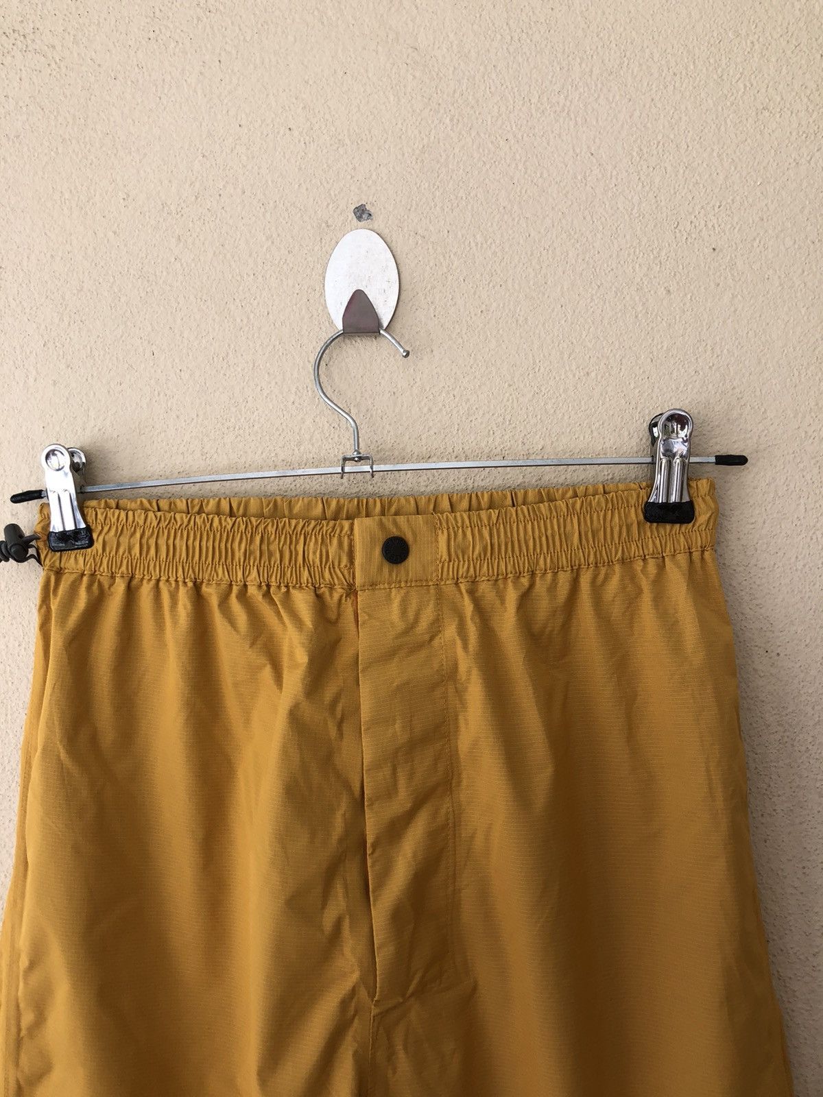 The North Face The North Face Yellow Track Pant Size M Size US 32 / EU 48 - 6 Thumbnail