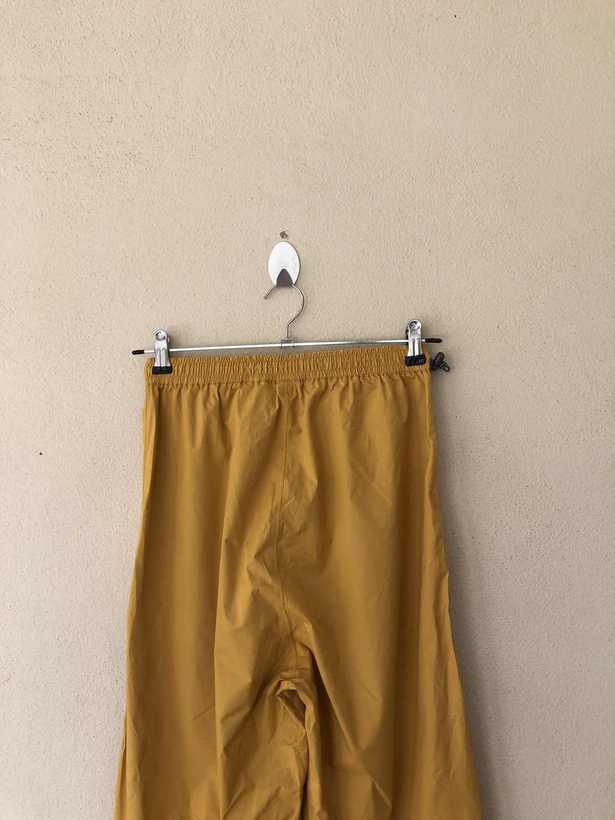The North Face The North Face Yellow Track Pant Size M Size US 32 / EU 48 - 7 Thumbnail