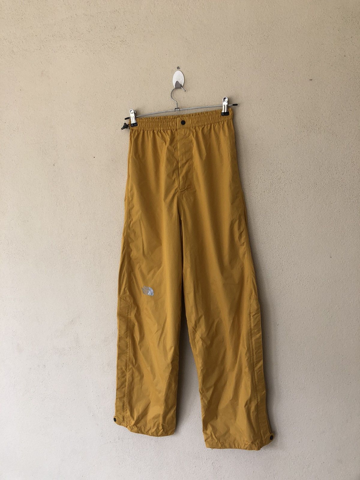 The North Face The North Face Yellow Track Pant Size M Size US 32 / EU 48 - 2 Thumbnail