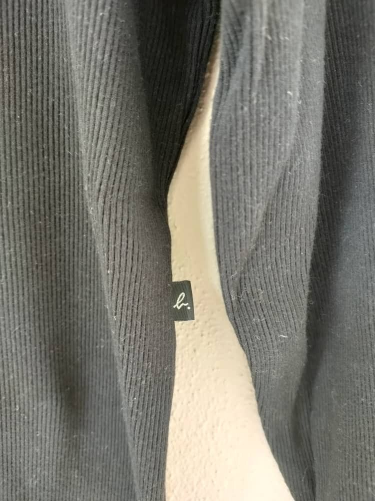 agnes b. Agnes B V Neck Long Sleeve T Size S / US 4 / IT 40 - 2 Thumbnail