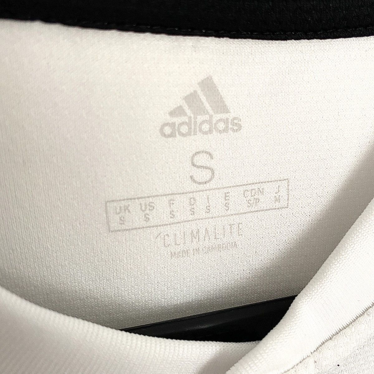 Adidas 2018 2019 Real Madrid Spain Adidas Home Soccer Jersey Size US S / EU 44-46 / 1 - 4 Thumbnail