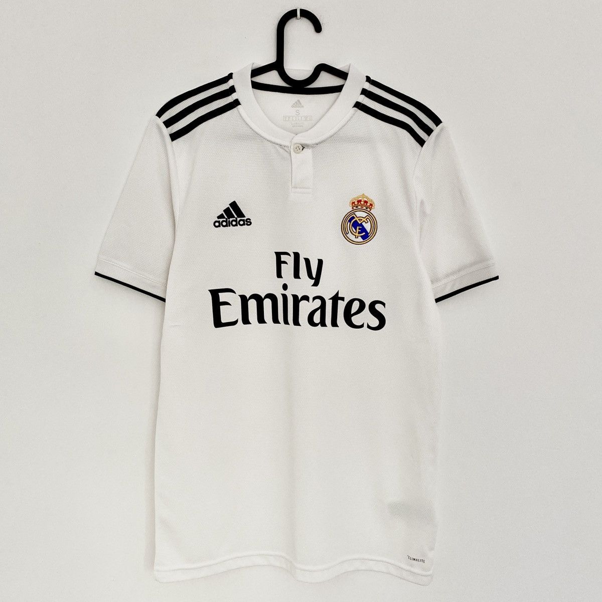 Adidas 2018 2019 Real Madrid Spain Adidas Home Soccer Jersey Size US S / EU 44-46 / 1 - 3 Thumbnail