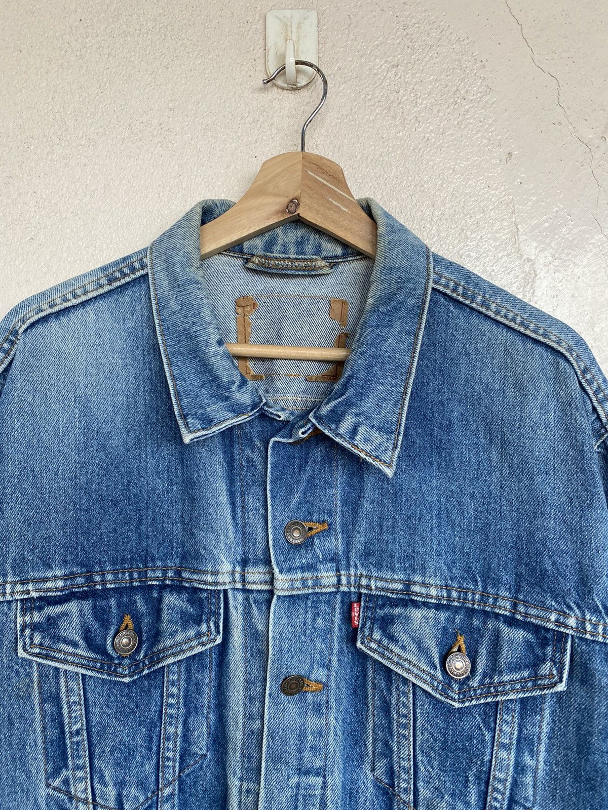 Levi's Vintage 90s Levis Faded Wash Trucker Jacket Denim Size US XL / EU 56 / 4 - 3 Thumbnail