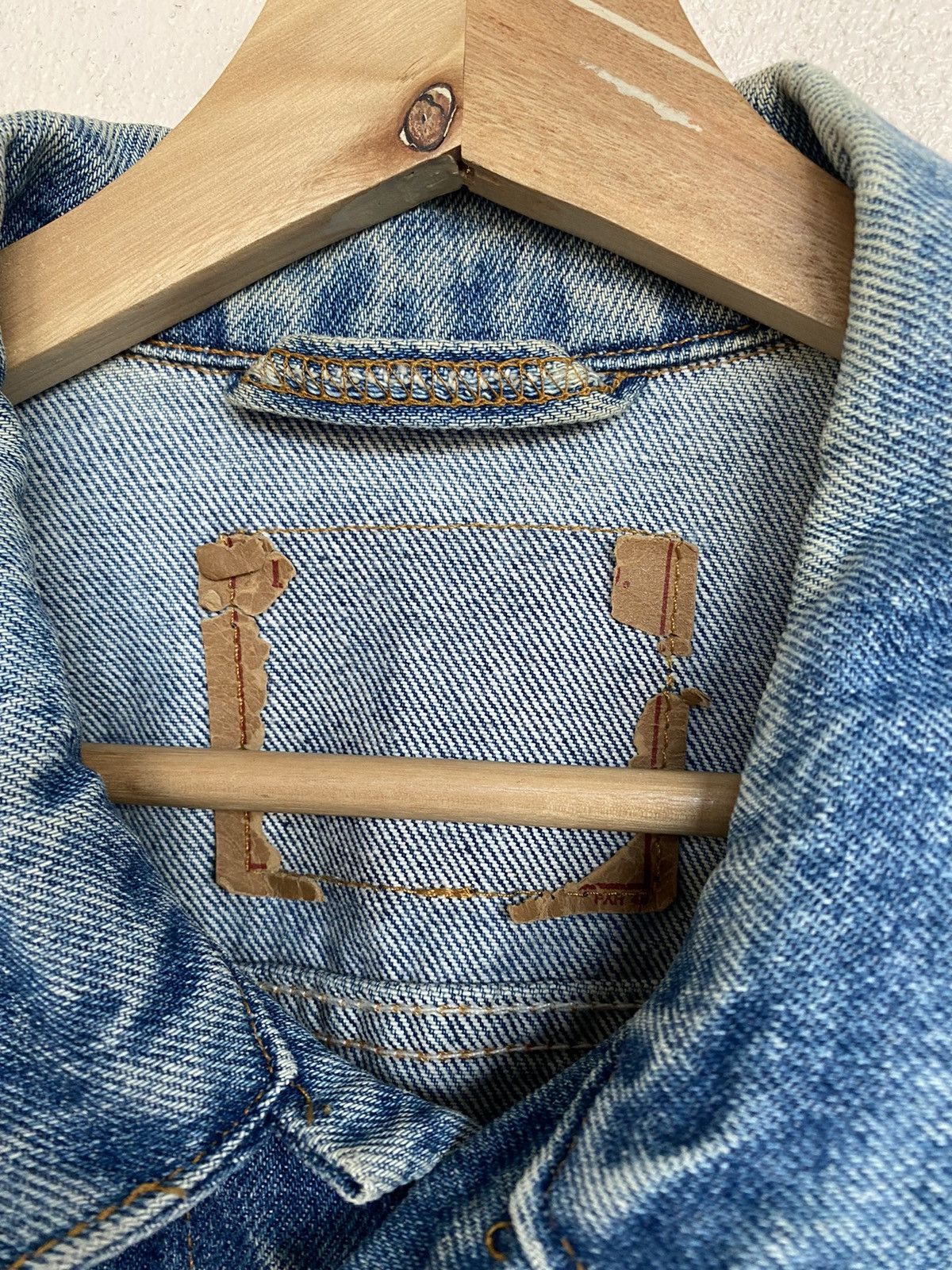 Levi's Vintage 90s Levis Faded Wash Trucker Jacket Denim Size US XL / EU 56 / 4 - 4 Thumbnail