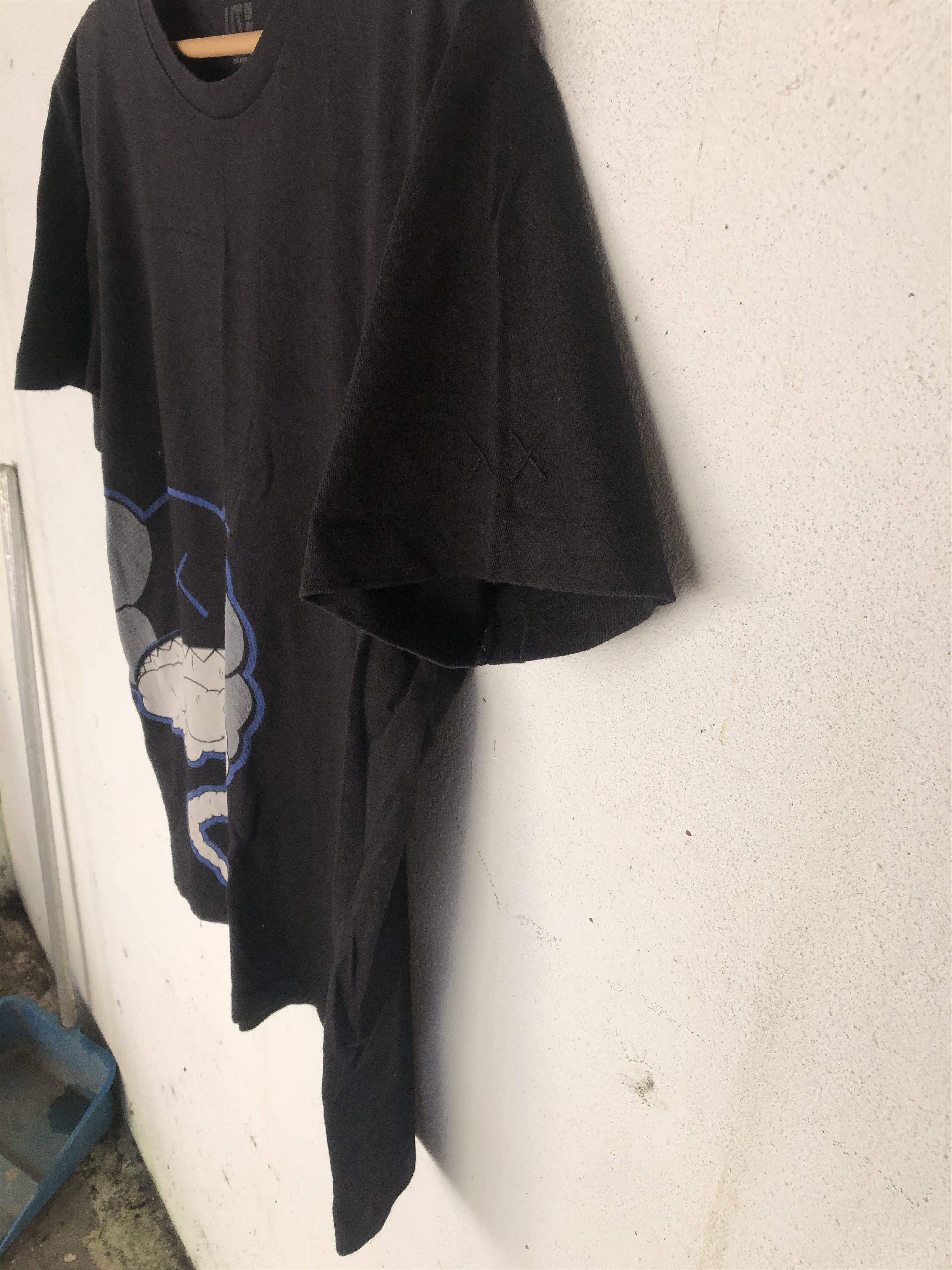 Kaws × Uniqlo Uniqlo X Kaws Tee Size US L / EU 52-54 / 3 - 3 Thumbnail
