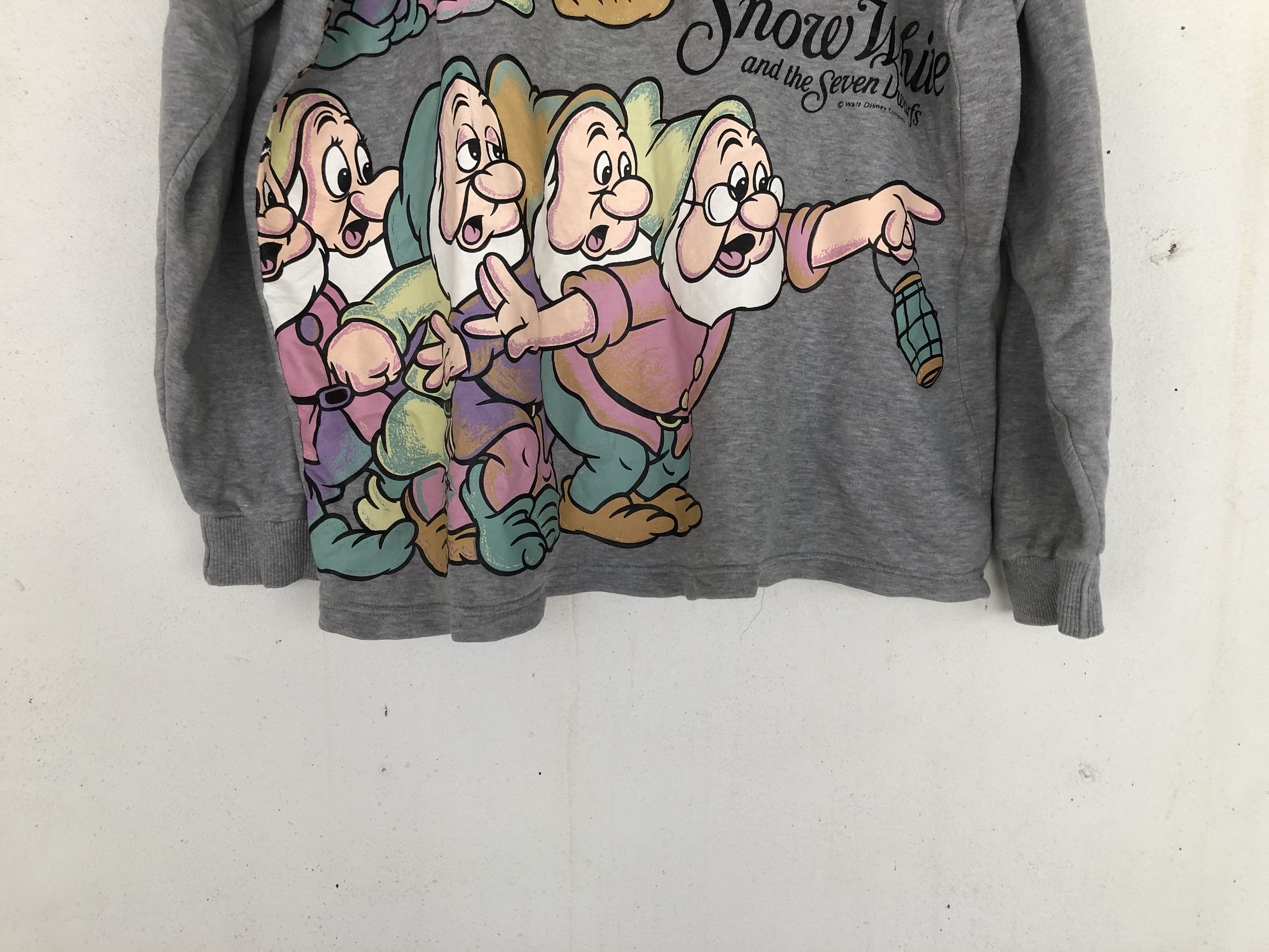 Cartoon Network Vintage Snow White Walt Disney Sweatshirt (S021) Size US L / EU 52-54 / 3 - 3 Thumbnail
