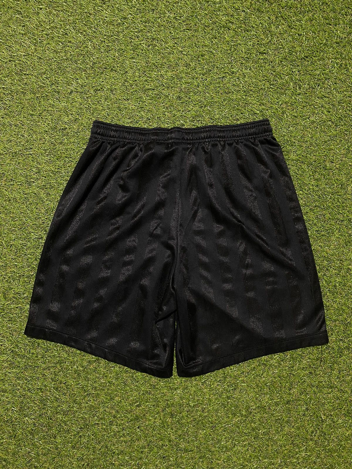 Nike Vintage Nike shorts streetwear swoosh casual y2k size S Size US 30 / EU 46 - 2 Thumbnail