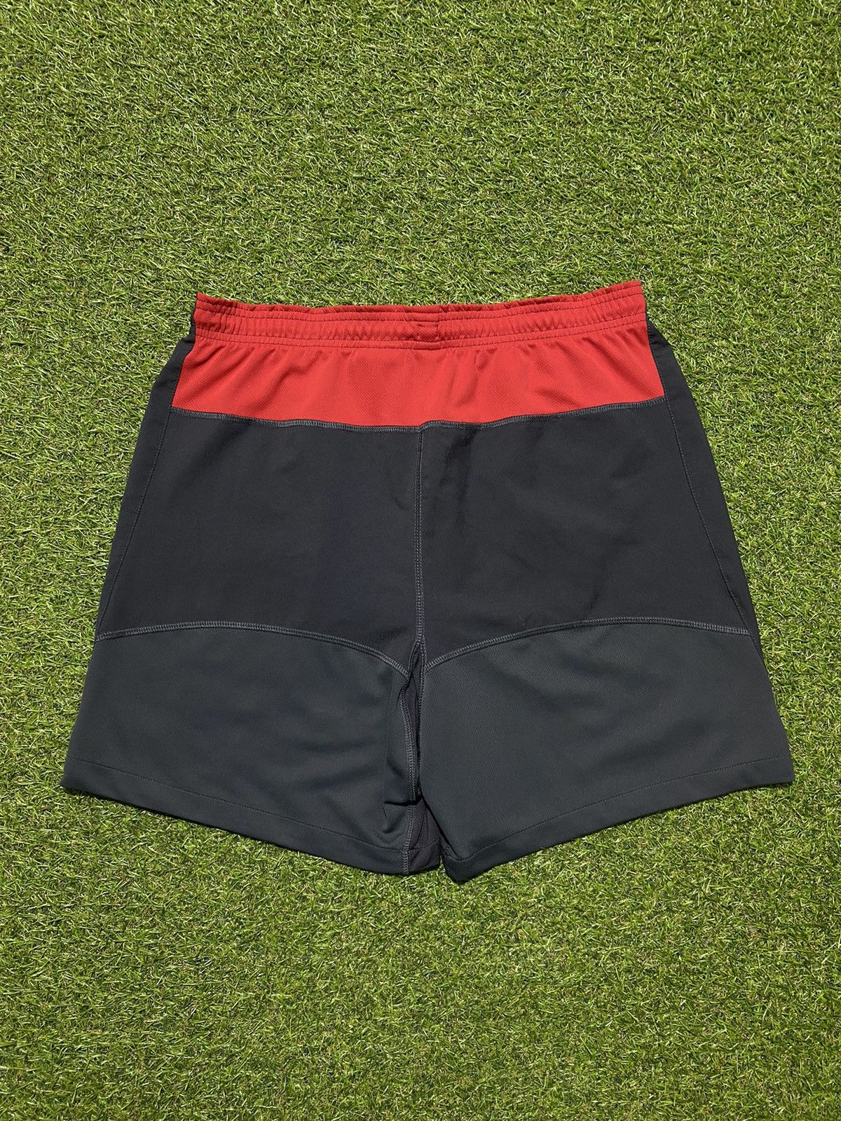 Nike Vintage Nike shorts streetwear swoosh casual y2k size L Size US 34 / EU 50 - 3 Thumbnail