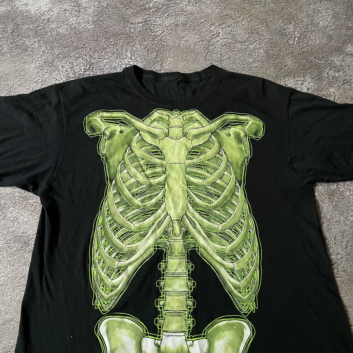 Band Tees Vintage Y2K BONES ABSTRACT CREEPY VAMP ANGRY L Size US L / EU 52-54 / 3 - 5 Thumbnail