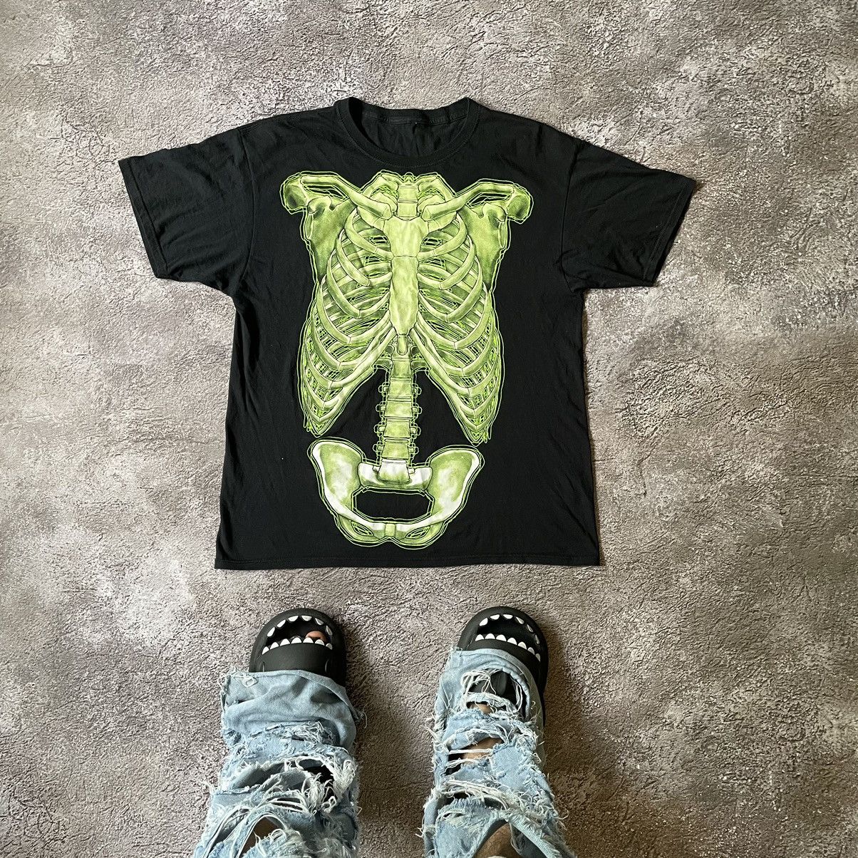 Band Tees Vintage Y2K BONES ABSTRACT CREEPY VAMP ANGRY L Size US L / EU 52-54 / 3 - 1 Thumbnail