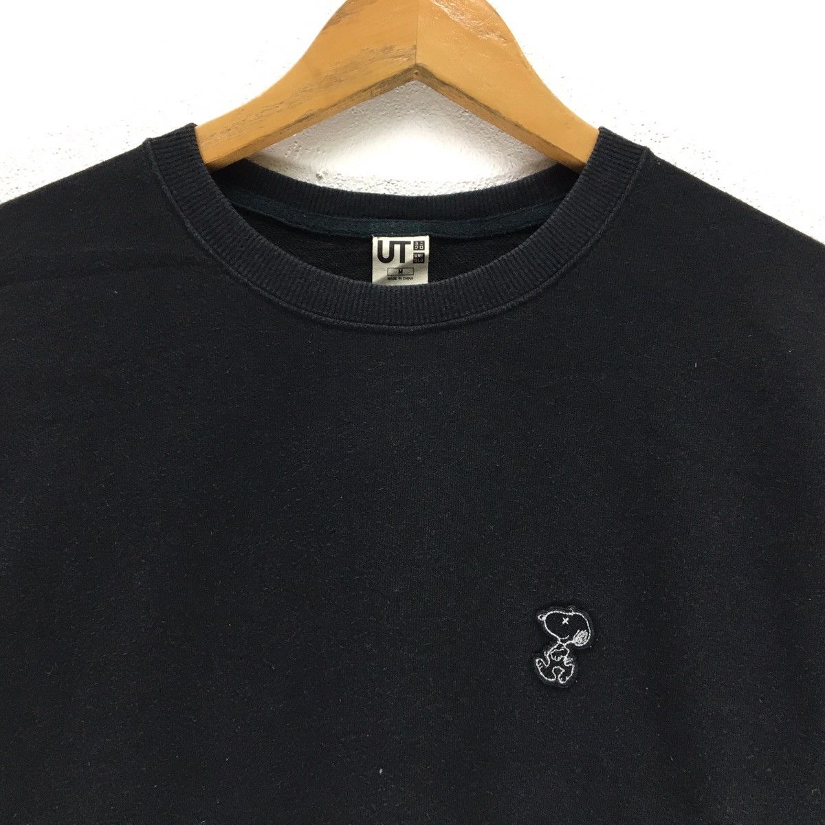 Kaws × Peanuts × Uniqlo Snoopy x KAWS Crewneck Sweatshirt Size US S / EU 44-46 / 1 - 5 Thumbnail