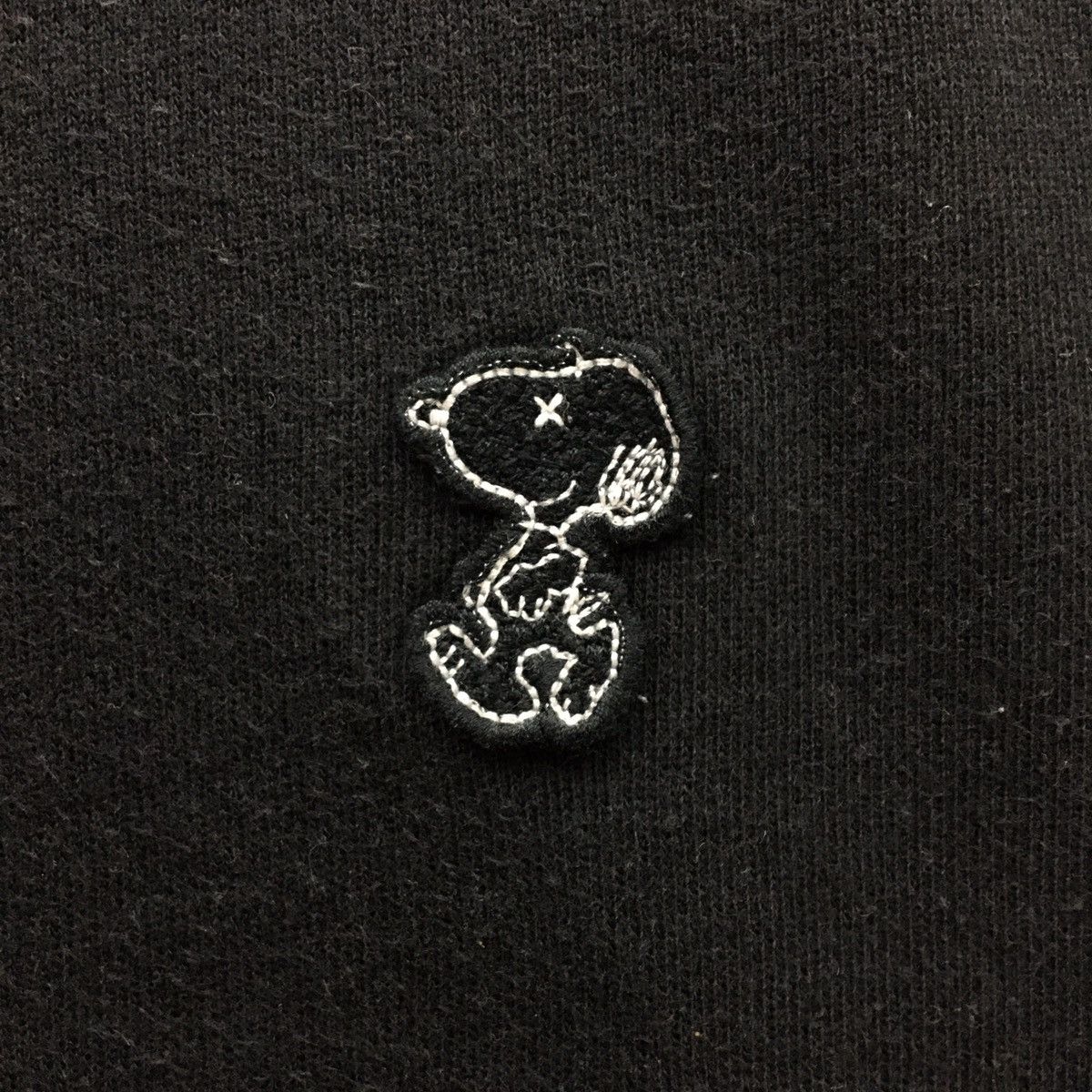 Kaws × Peanuts × Uniqlo Snoopy x KAWS Crewneck Sweatshirt Size US S / EU 44-46 / 1 - 6 Thumbnail