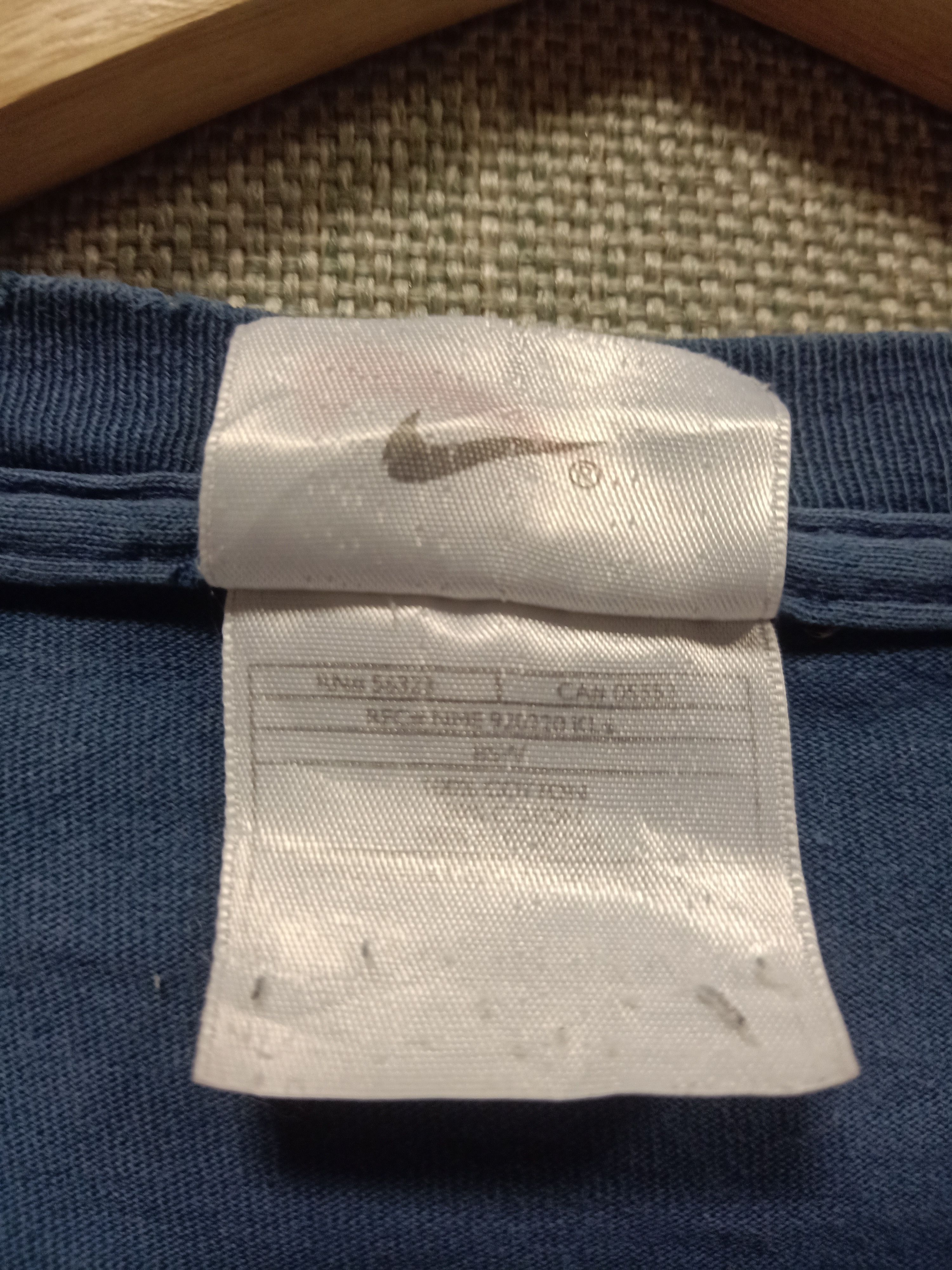 Nike vintage 90s t shirt nike spell out Size US L / EU 52-54 / 3 - 4 Thumbnail