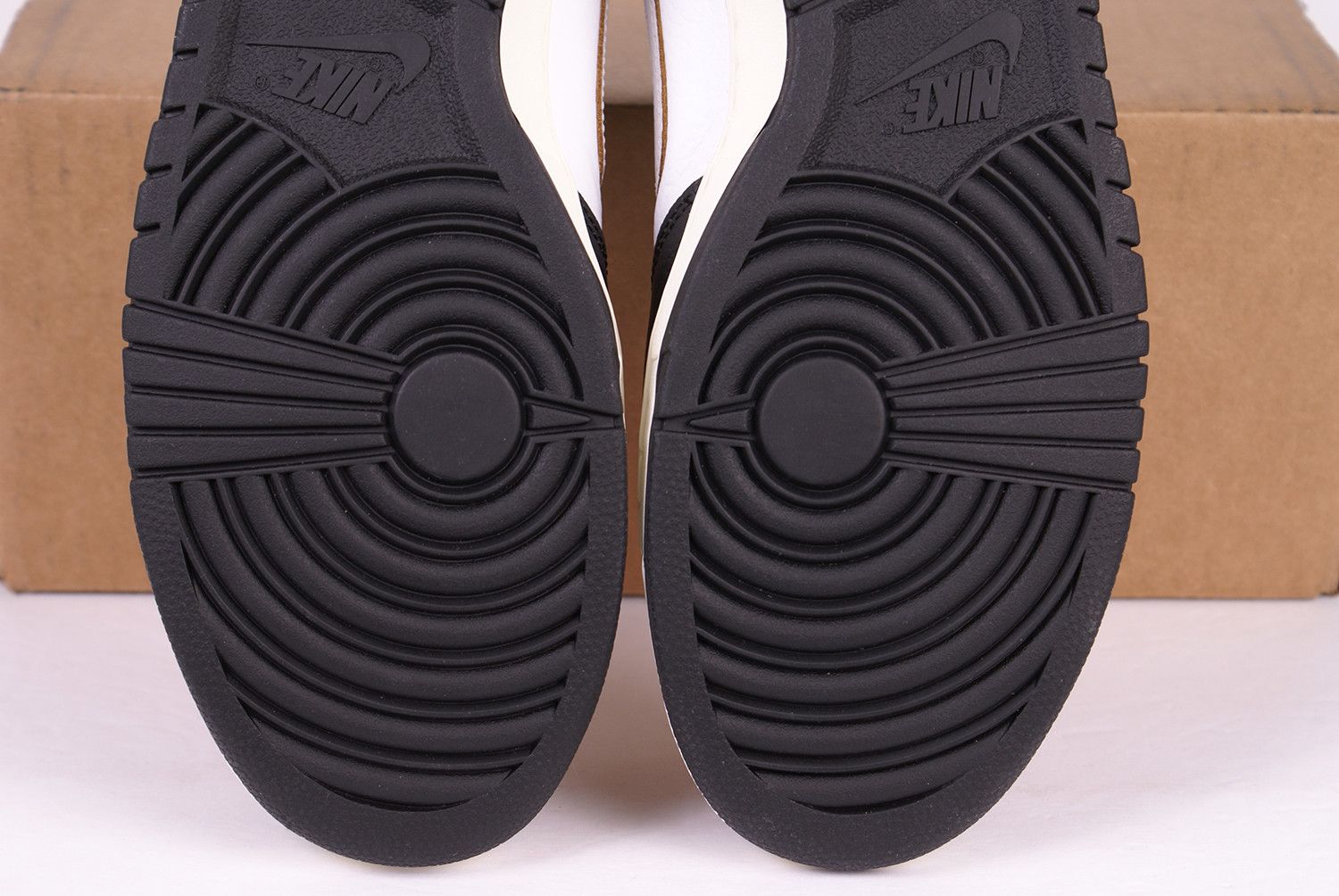 Huf × Nike 2022 HUF x Nike Dunk Low SB SAN FRANCISCO Black FD8775 001 Size US 12 / EU 45 - 9 Thumbnail
