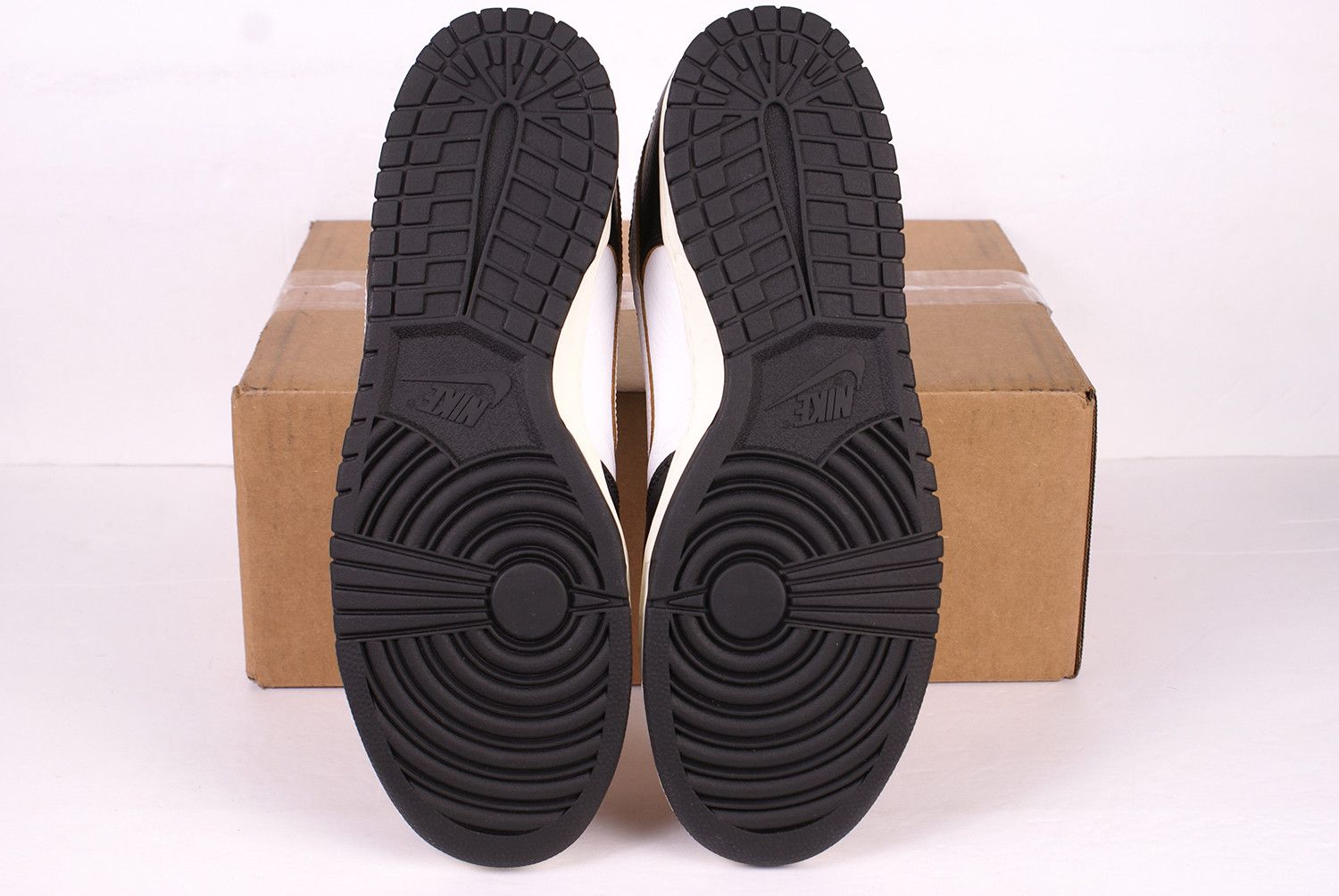 Huf × Nike 2022 HUF x Nike Dunk Low SB SAN FRANCISCO Black FD8775 001 Size US 12 / EU 45 - 7 Thumbnail