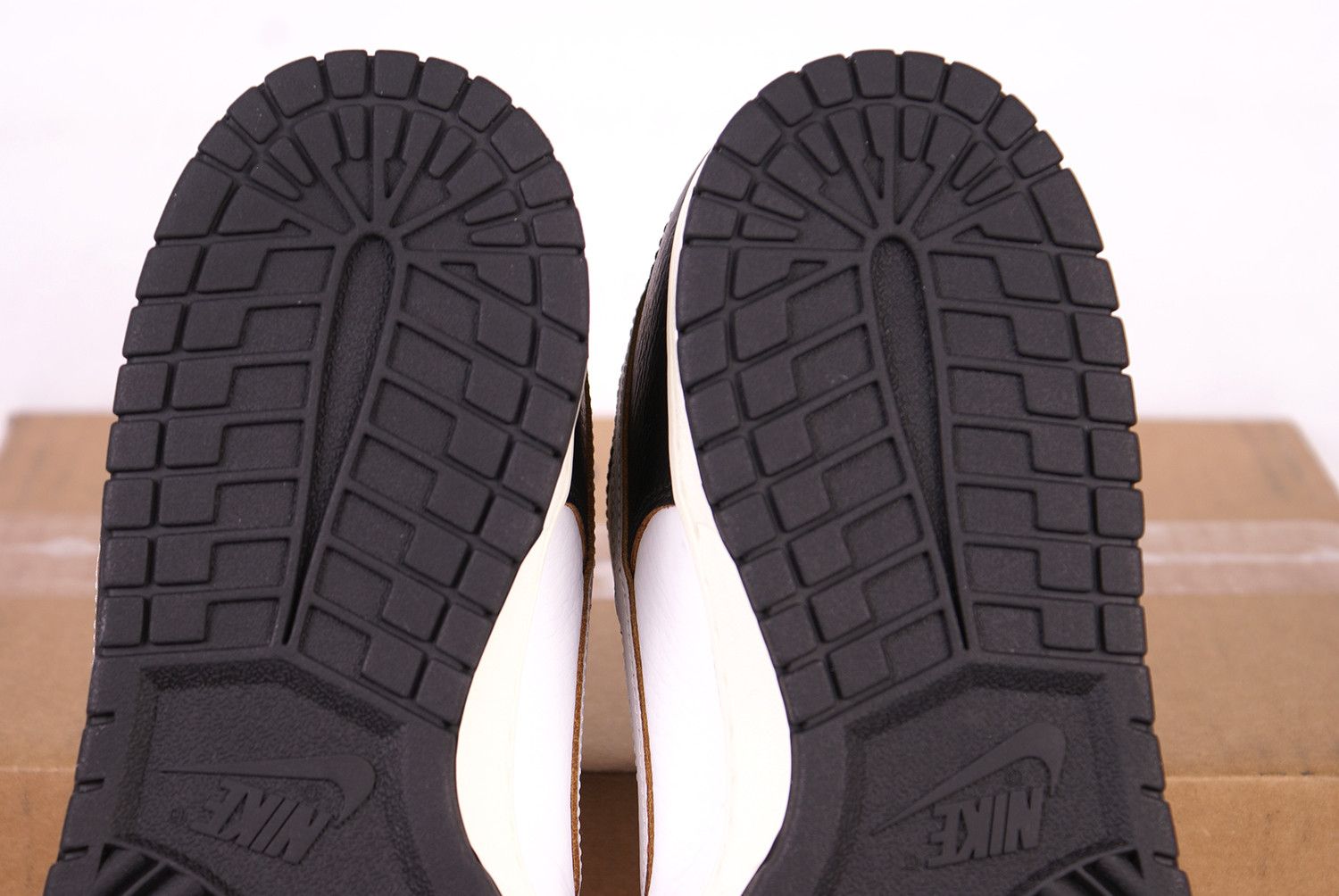 Huf × Nike 2022 HUF x Nike Dunk Low SB SAN FRANCISCO Black FD8775 001 Size US 12 / EU 45 - 8 Thumbnail