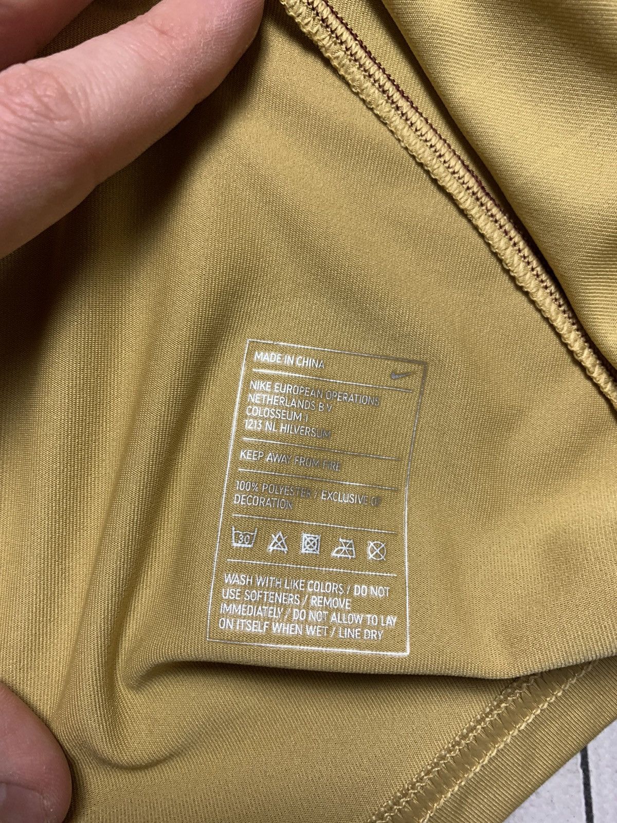 Nike × Vintage Vintage Nike Arsenal soccer jersey gold rare total 90 XL Size US XL / EU 56 / 4 - 8 Thumbnail