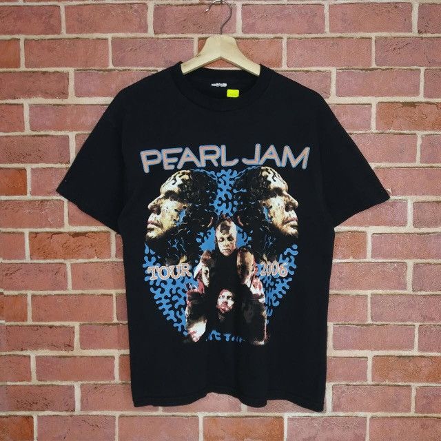 image of Band Tees x Tour Tee Vintage 00S Pearl Jam Tour 2006 Band Grunge Nirvana Shirt in Black (Size Mediu