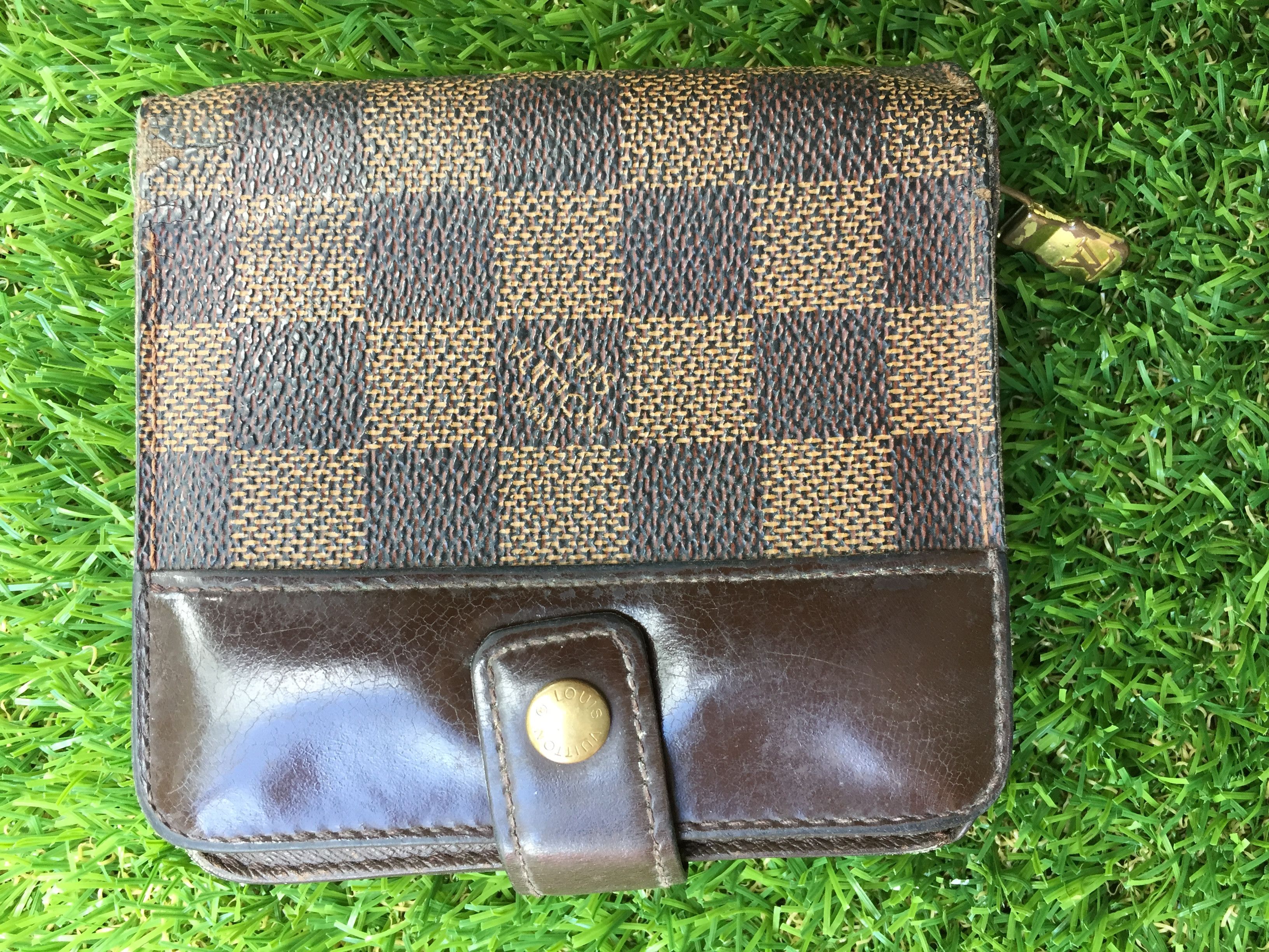 Louis Vuitton Vintage LV Louis Vuitton Monogram Wallet Size ONE SIZE - 11 Thumbnail