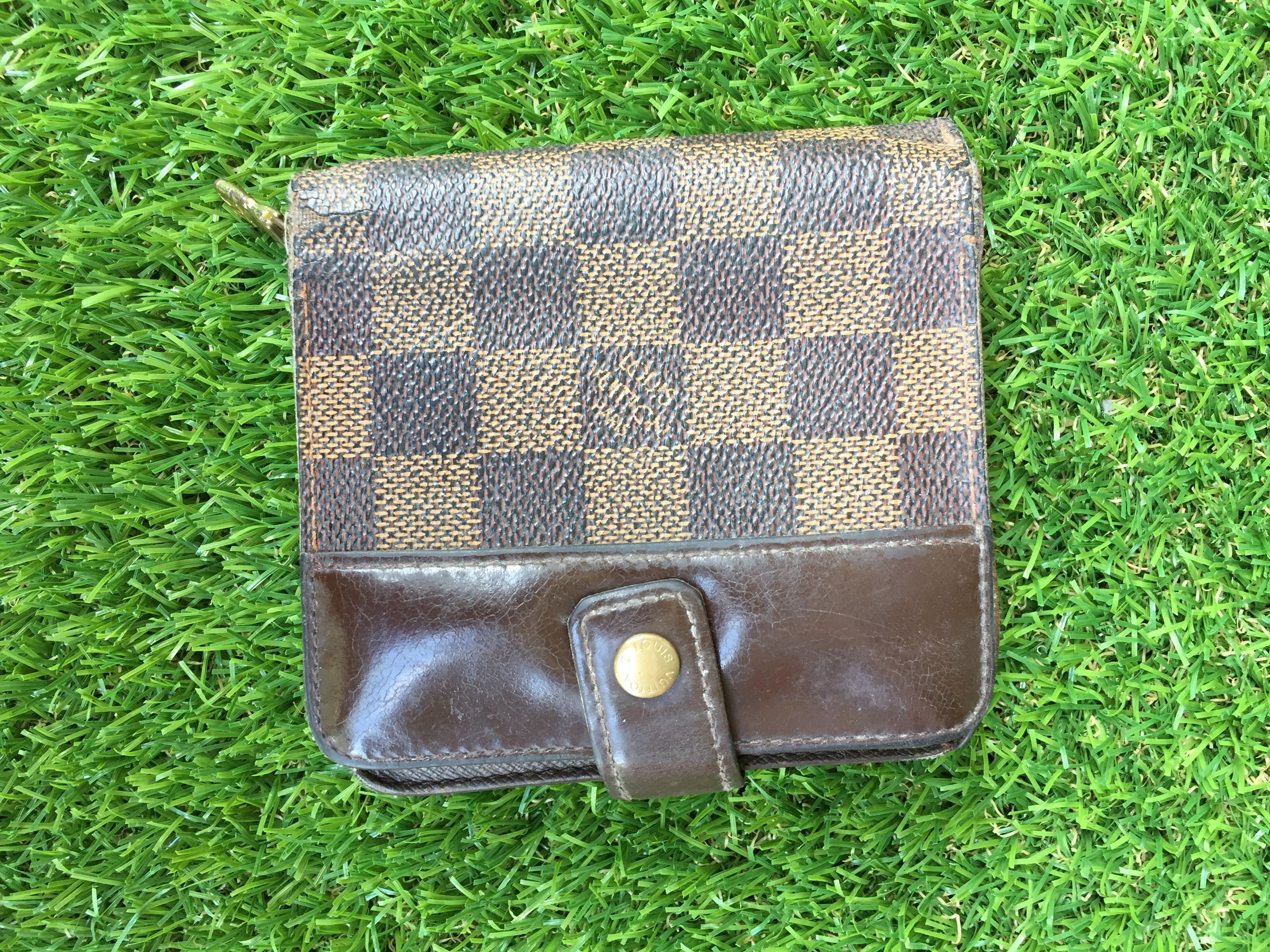 Louis Vuitton Vintage LV Louis Vuitton Monogram Wallet Size ONE SIZE - 1 Thumbnail