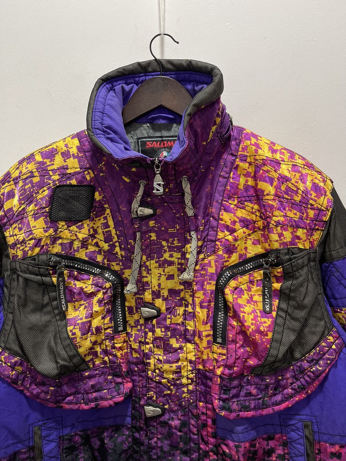 Salomon VINTAGE SALOMON MULTICOLOUR UNISEX SKI JACKET Size US L / EU 52-54 / 3 - 4 Thumbnail