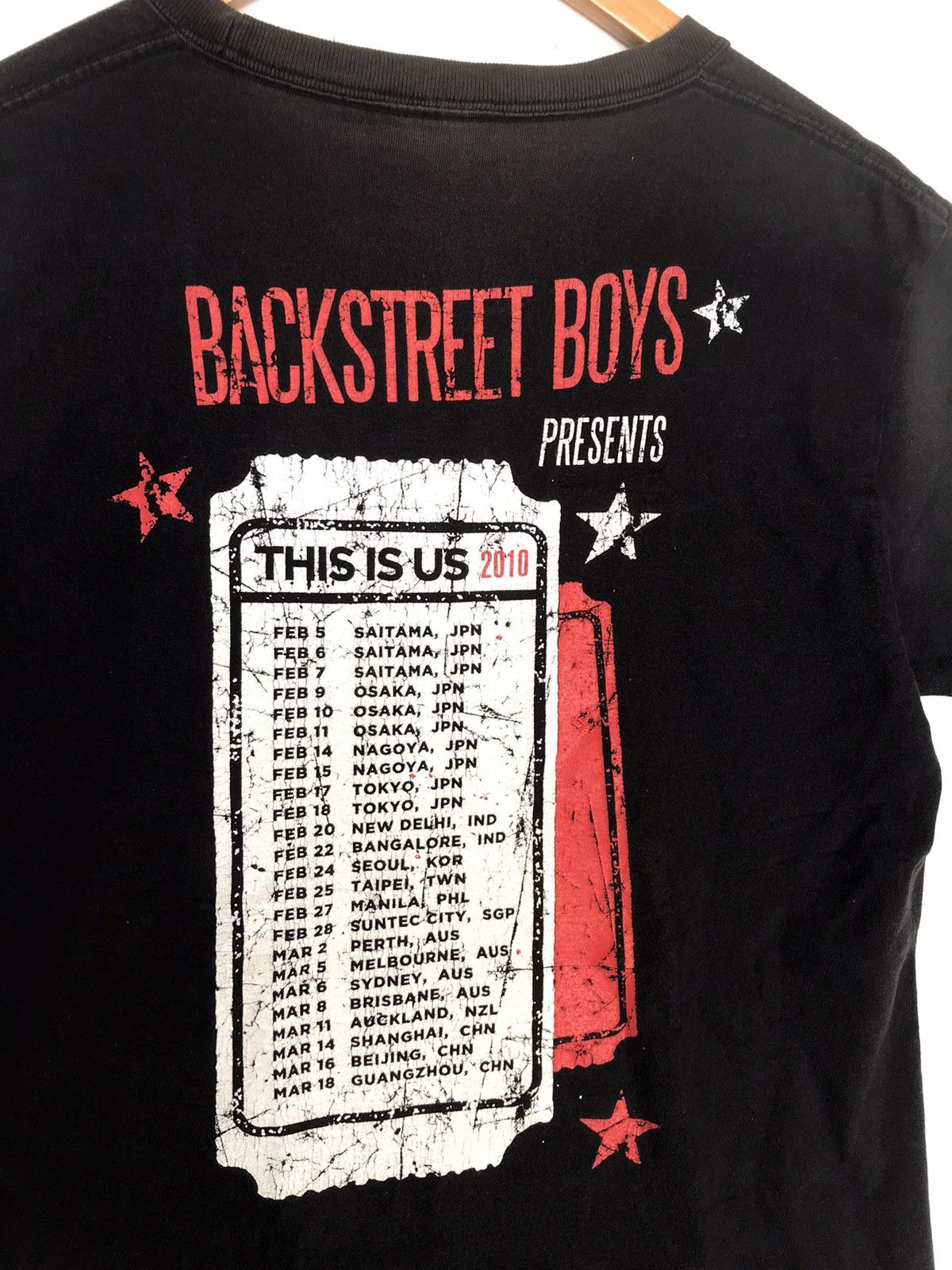 Band Tees Backstreet boys 2010 tour t shirt size medium Size US M / EU 48-50 / 2 - 7 Thumbnail