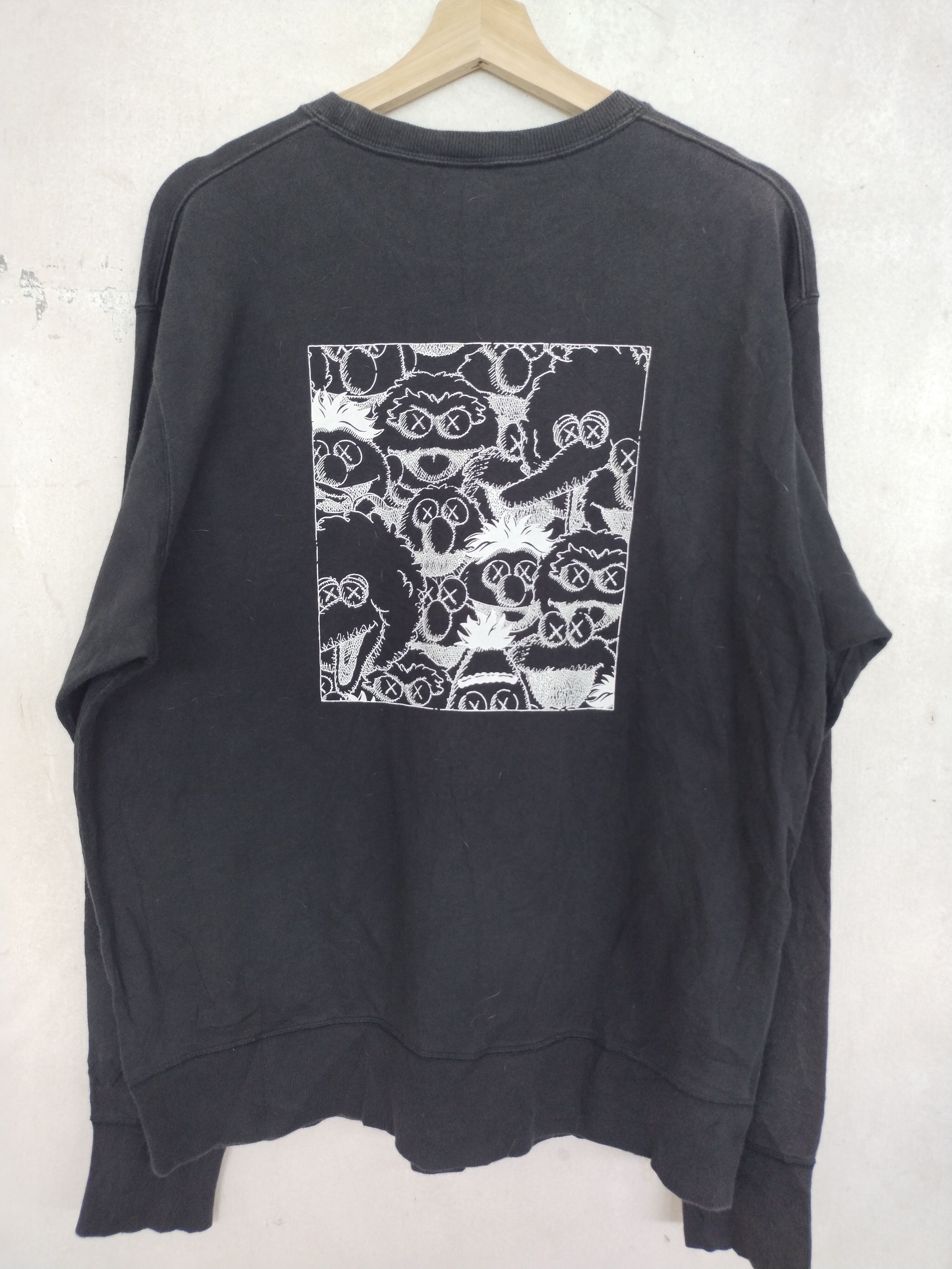 Cartoon Network × Kaws × Uniqlo VTG Kaws X Sesame Street Sweatshirt Size US L / EU 52-54 / 3 - 9 Thumbnail