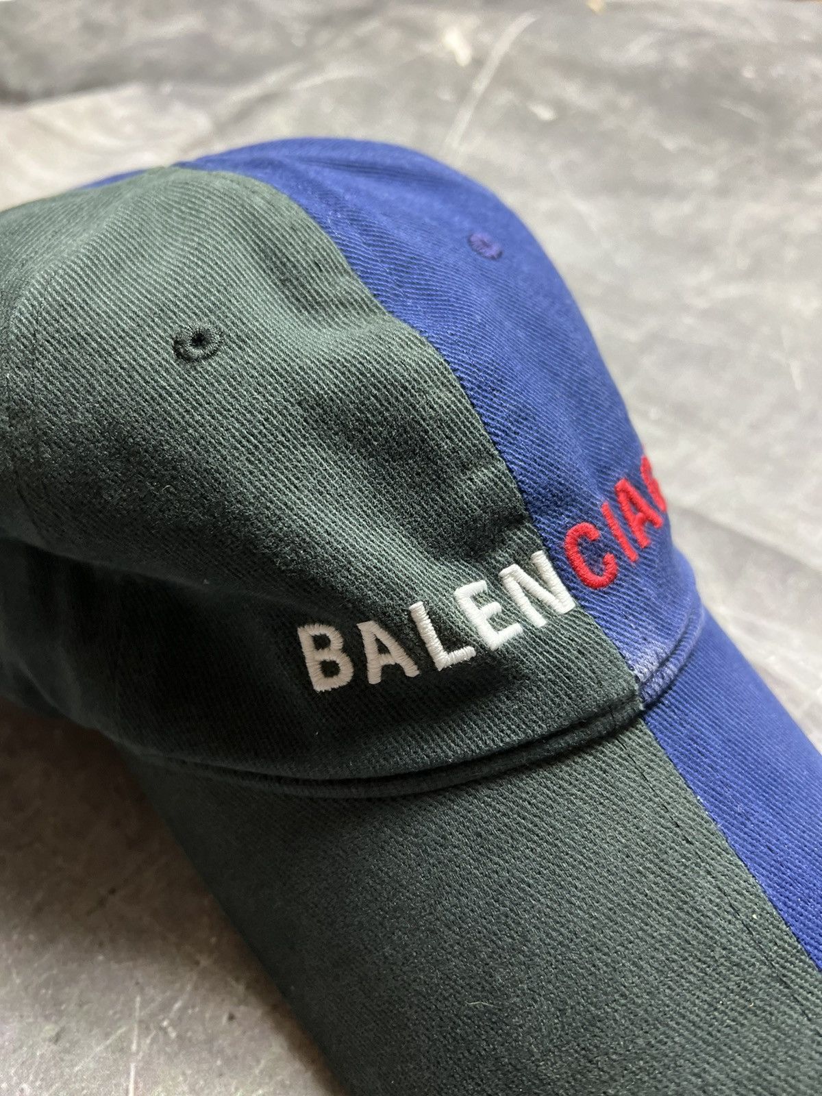 Balenciaga Balenciaga Split Pierced Hat Size ONE SIZE - 4 Thumbnail