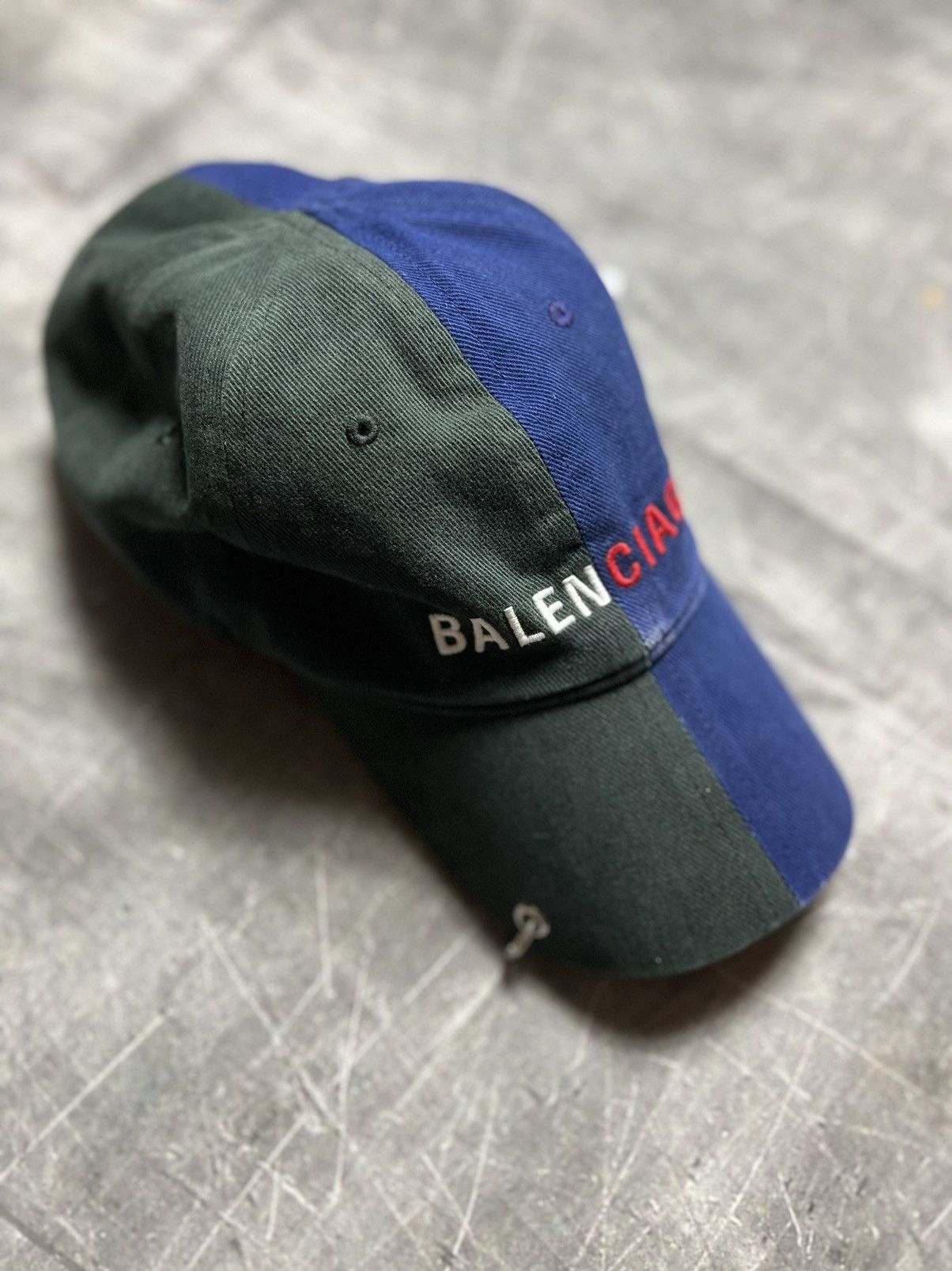 Balenciaga Balenciaga Split Pierced Hat Size ONE SIZE - 2 Thumbnail