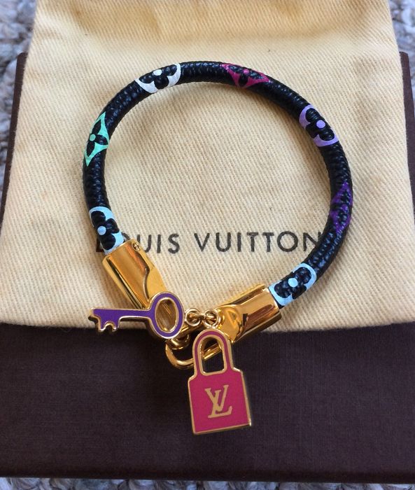 Louis Vuitton Monogram Luck It Bracelet Size 7