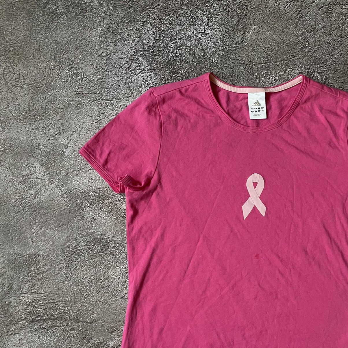 Vintage Y2K Pink Ribbon Graphic Tee Streetwear Awareness Worn In M Size US M / EU 48-50 / 2 - 4 Thumbnail