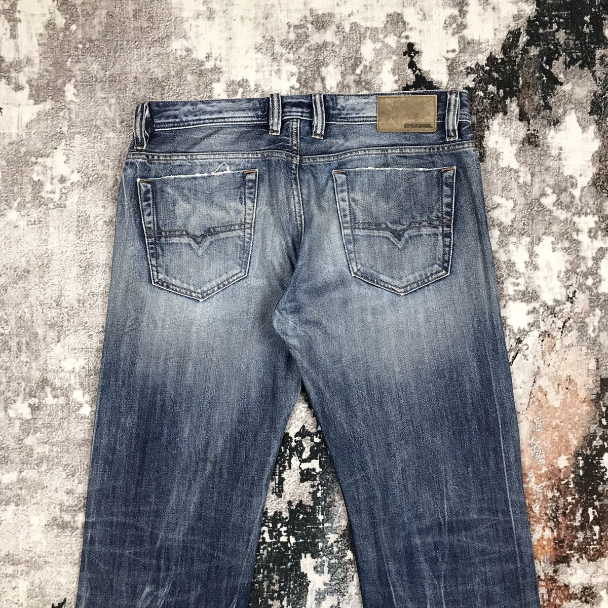 Diesel Vintage Diesel Viker Distressed Light Wash Denim Jeans Size US 34 / EU 50 - 9 Thumbnail