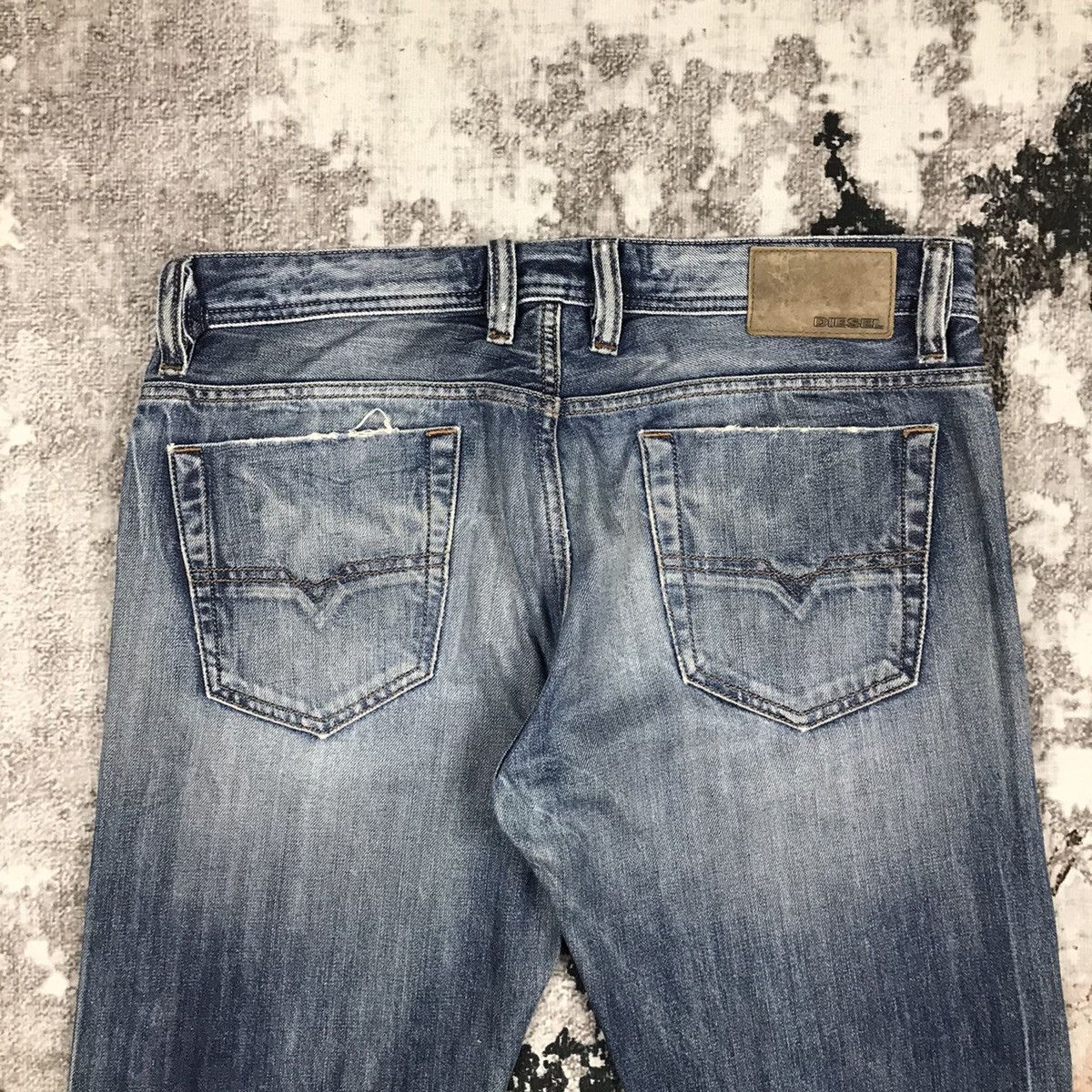Diesel Vintage Diesel Viker Distressed Light Wash Denim Jeans Size US 34 / EU 50 - 10 Thumbnail